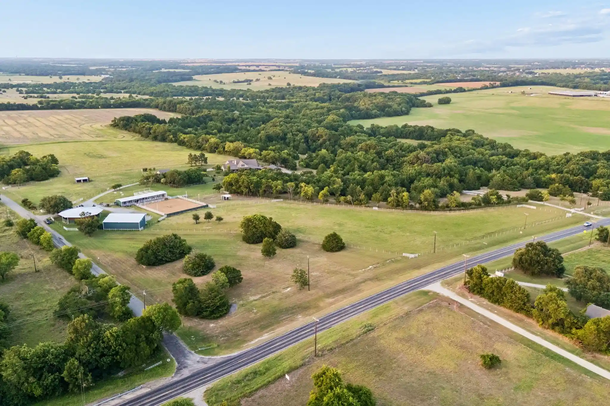 Single family home for sale at 122 Lovers Leap Ln, Van Alstyne, TX 75495 | MLS# 21415536