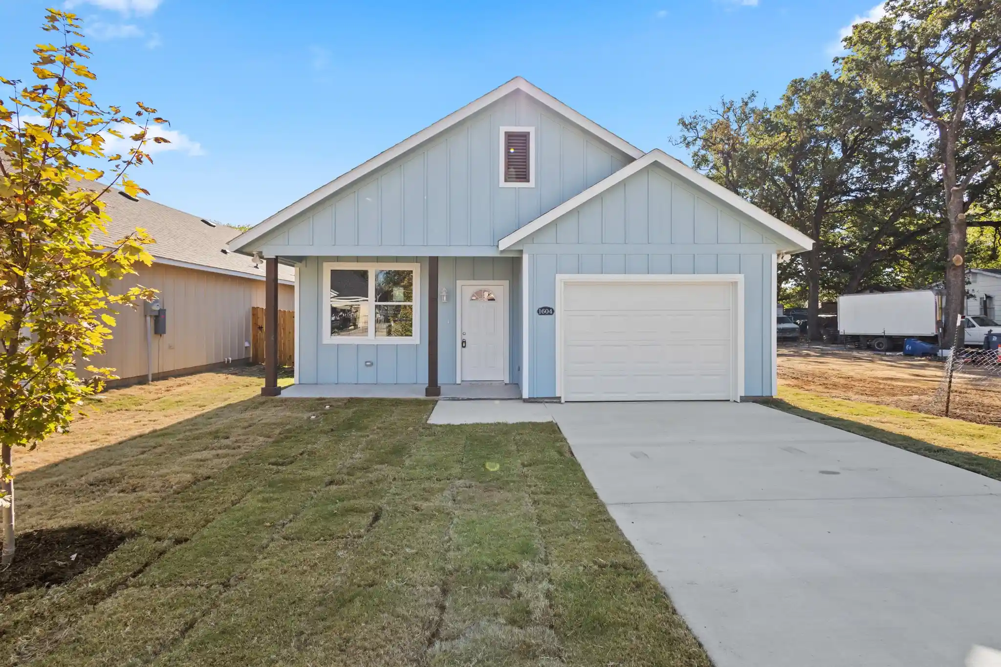 Single family home for sale at 1604 Smoke Tree Ln, Dallas, TX 75253 | MLS# 21414795