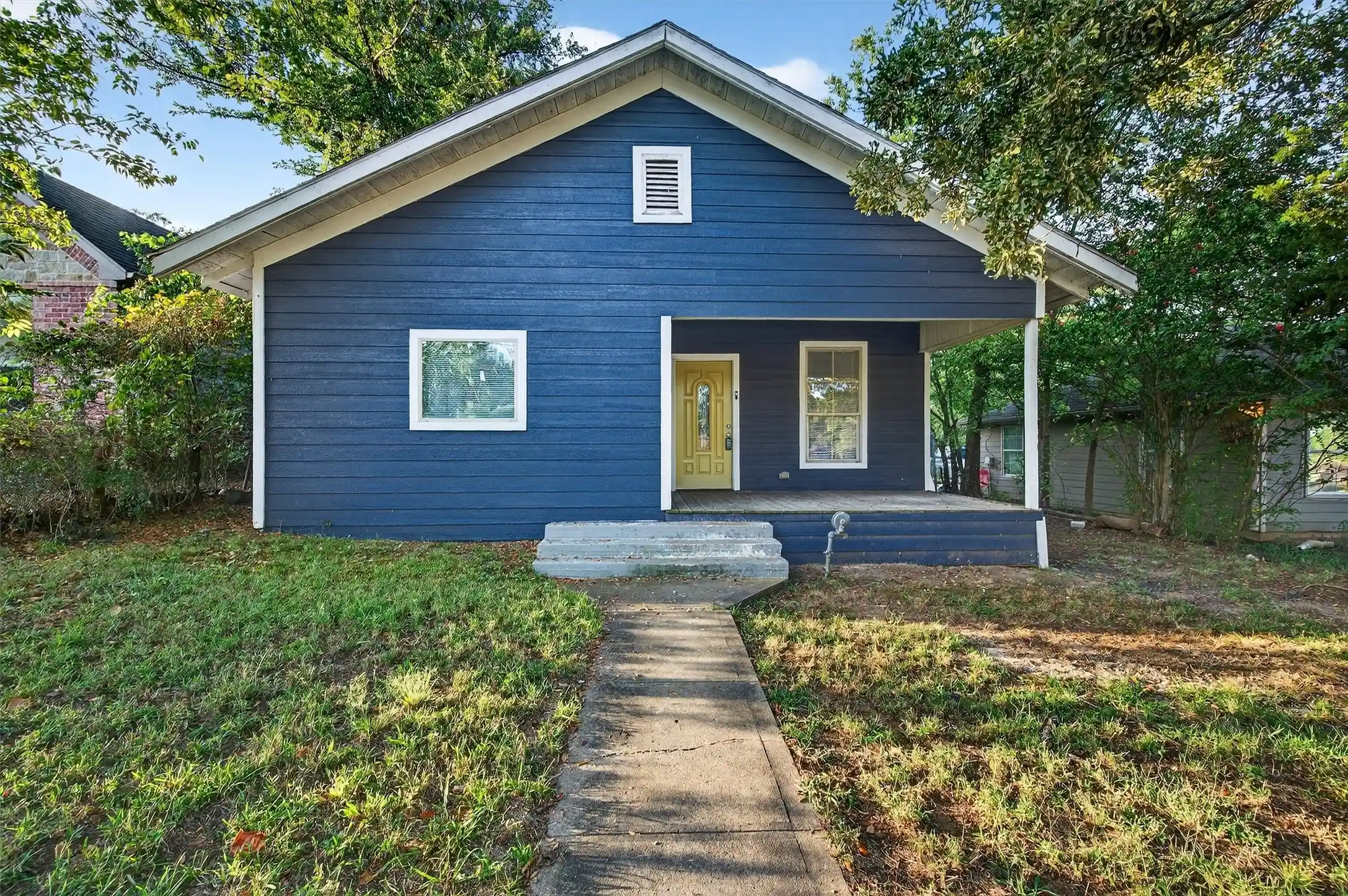 Single family home for sale at 514 E Day St, Denison, TX 75021 | MLS# 21417117