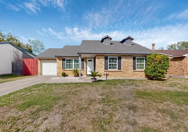 Photo 1 of Single family home for sale at 6937 Misty Glen Ct, Fort Worth, TX 76120 | MLS# 21414621 | Listing updated on 2026-10-30
