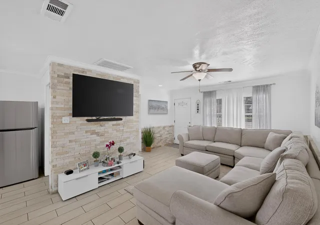Photo 2 of Single family home for sale at 6937 Misty Glen Ct, Fort Worth, TX 76120 | MLS# 21414621 | Listing updated on 2026-10-30