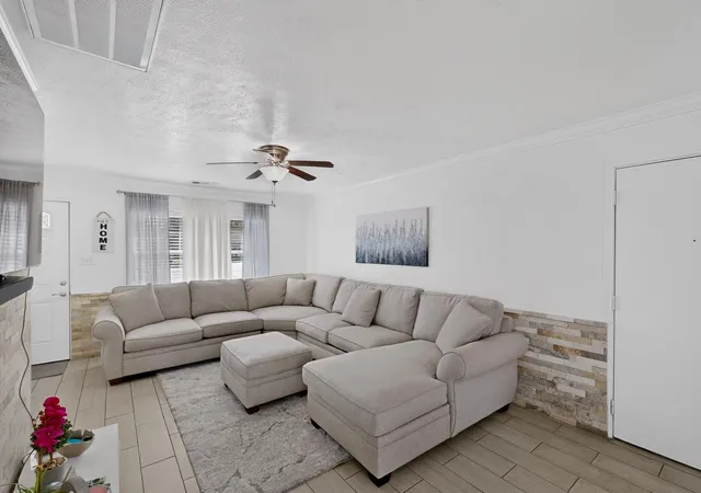 Photo 4 of Single family home for sale at 6937 Misty Glen Ct, Fort Worth, TX 76120 | MLS# 21414621 | Listing updated on 2026-10-30