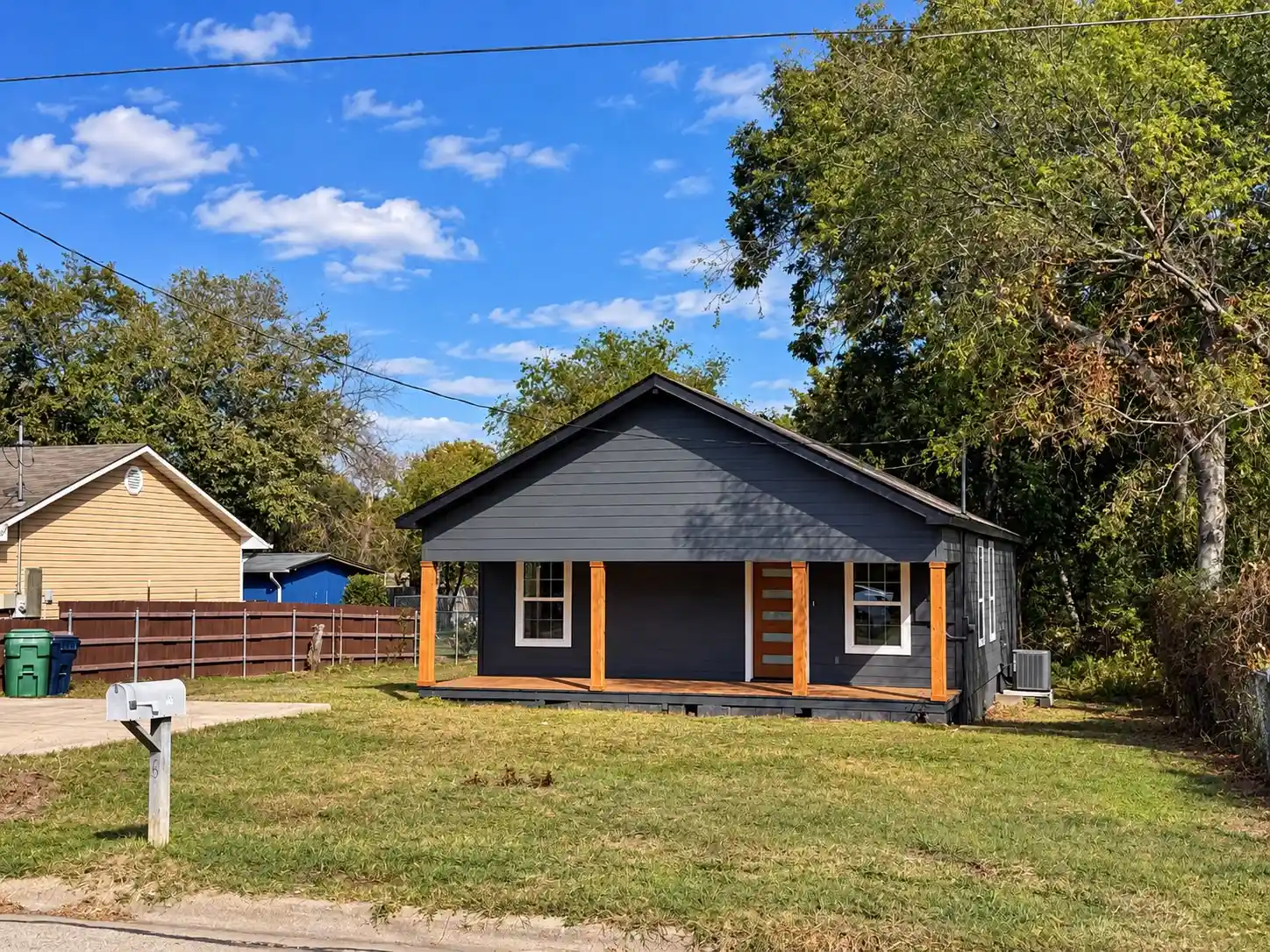 Single family home for sale at 611 Wilson St, Denton, TX 76205 | MLS# 21417141