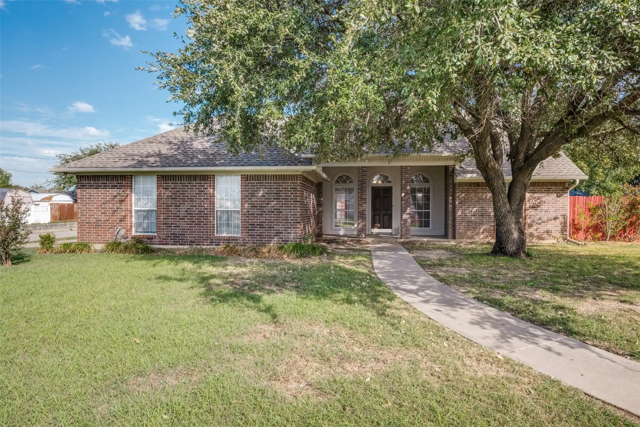 Single family home for sale at 1001 Hunters Ct, Sanger, TX 76266 | MLS# 21416723
