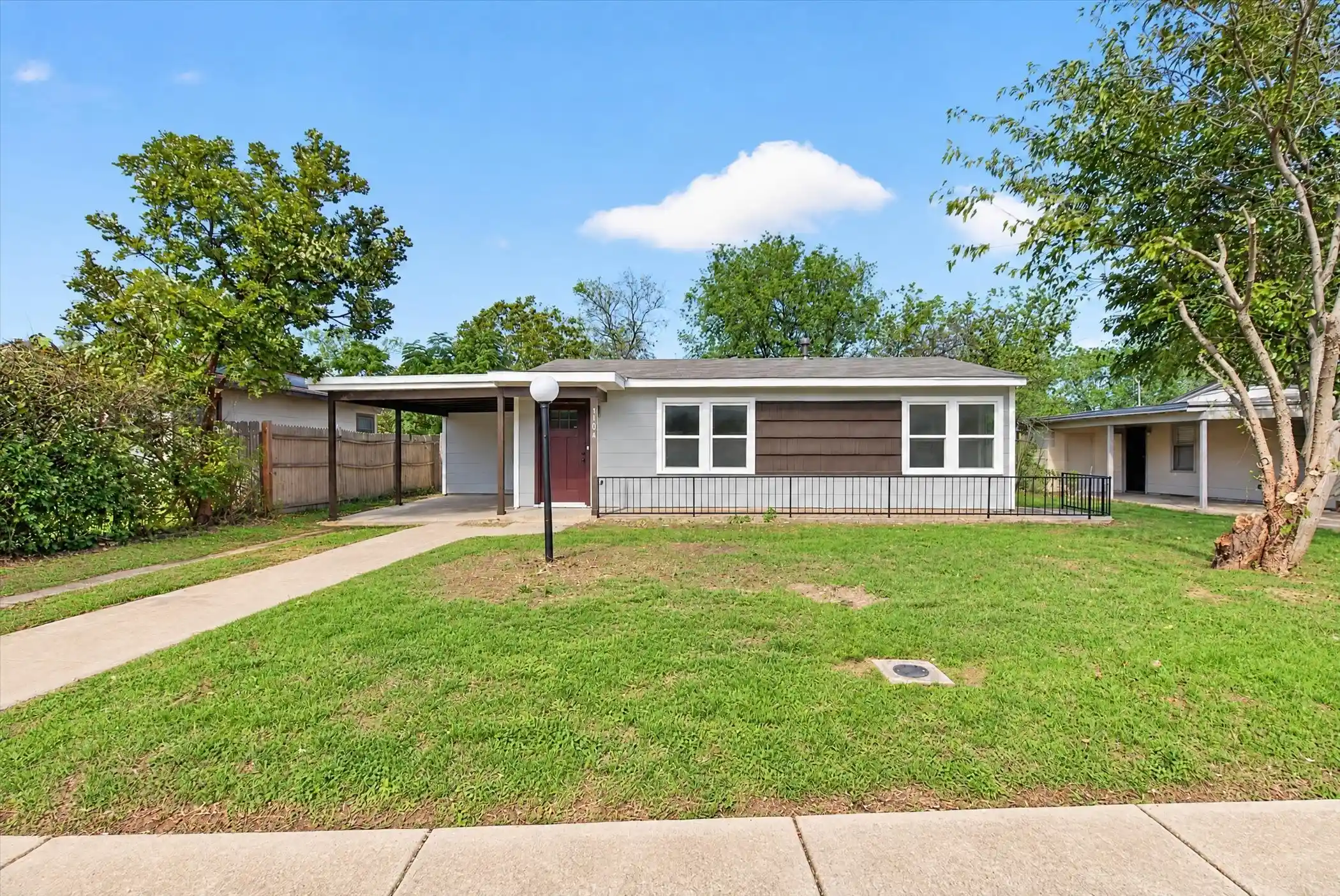 Photo 1 of Single family home for sale at 1104 Edney St, Fort Worth, TX 76115 | MLS# 21417236 | Listing updated on 2026-10-21