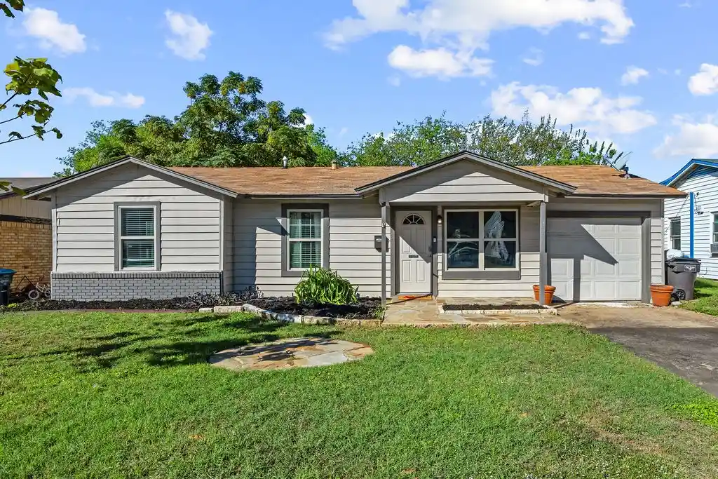 Photo 1 of Single family home for sale at 4808 S Hughes Ave, Fort Worth, TX 76119 | MLS# 21399643 | Listing updated on 2026-10-21