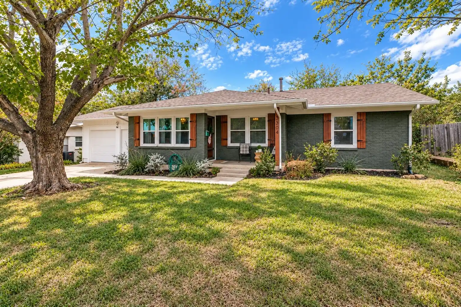 Photo 1 of Single family home for sale at 3304 Leith Ave, Fort Worth, TX 76133 | MLS# 21416740 | Listing updated on 2026-10-24