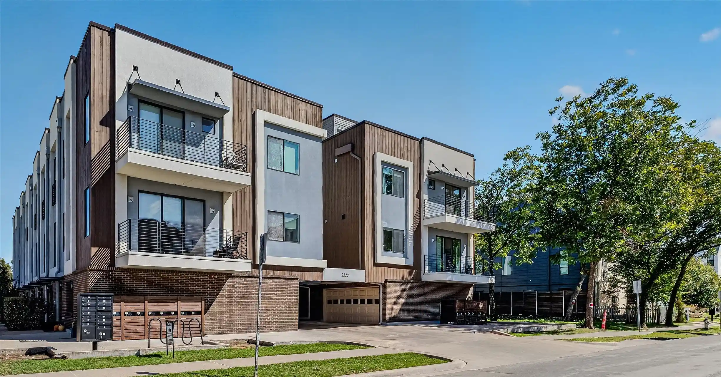 Photo 1 of Condo for sale at 2222 Moser Ave #105, Dallas, TX 75206 | MLS# 21416599 | Listing updated on 2026-10-22