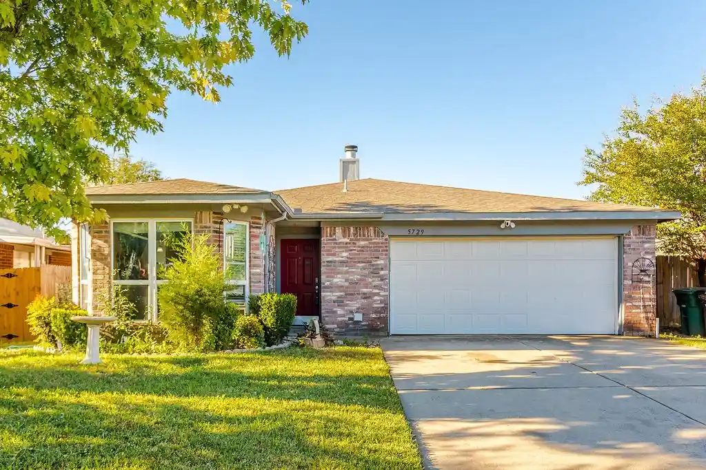 Photo 1 of Single family home for sale at 5729 Stone Meadow Ln, Fort Worth, TX 76179 | MLS# 21403150 | Listing updated on 2026-10-22