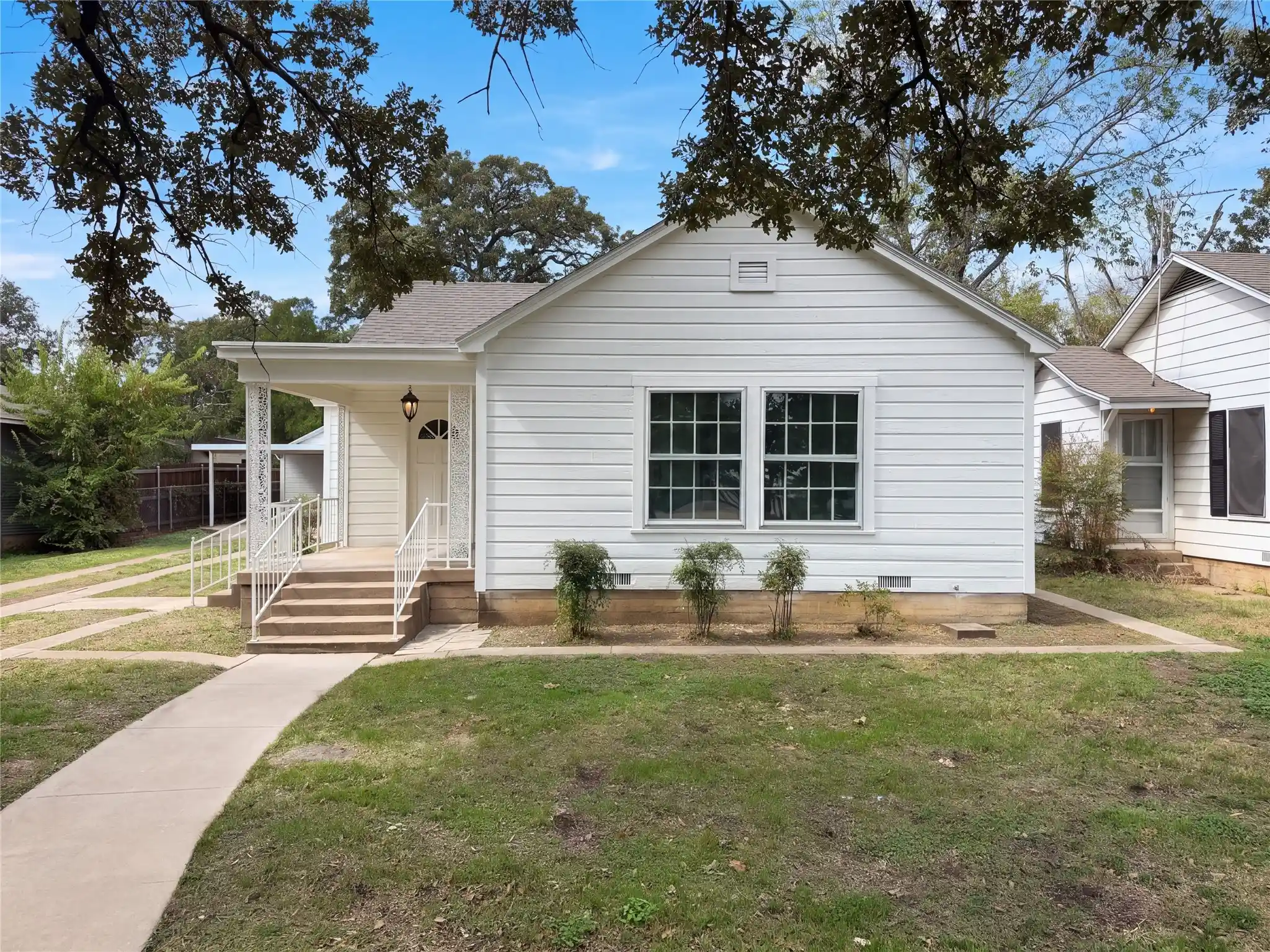 Photo 1 of Single family home for sale at 1709 N Sylvania Ave, Fort Worth, TX 76111 | MLS# 21416725 | Listing updated on 2026-10-30