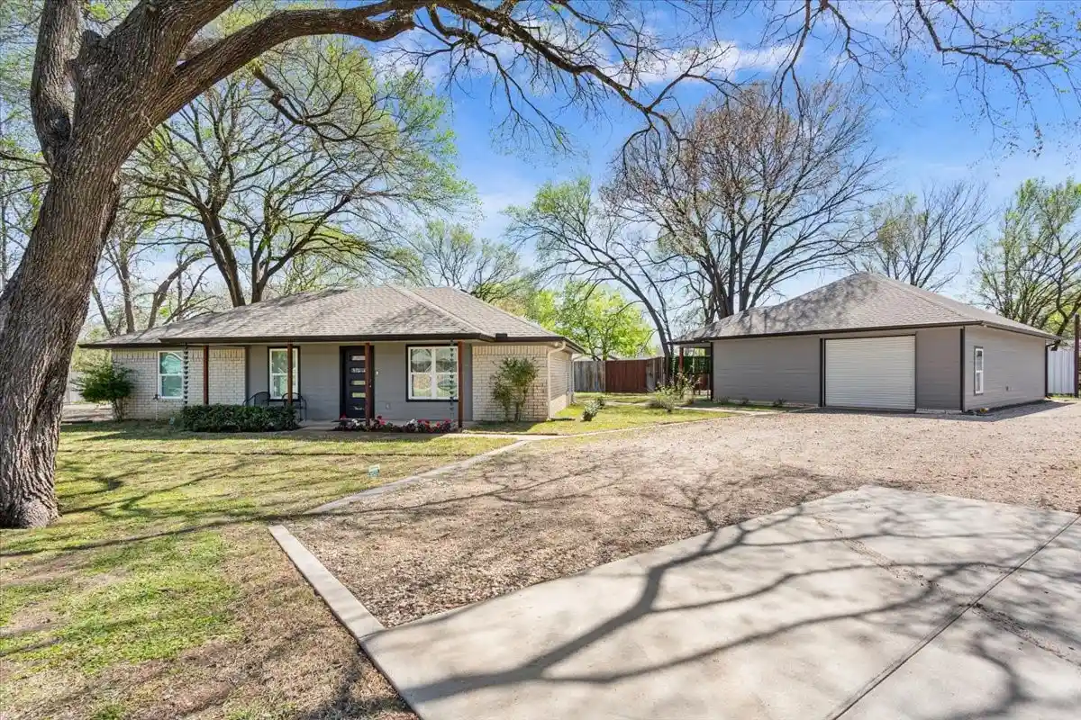Single family home for sale at 1201 Forrest St, Waco, TX 76704 | MLS# 21417646