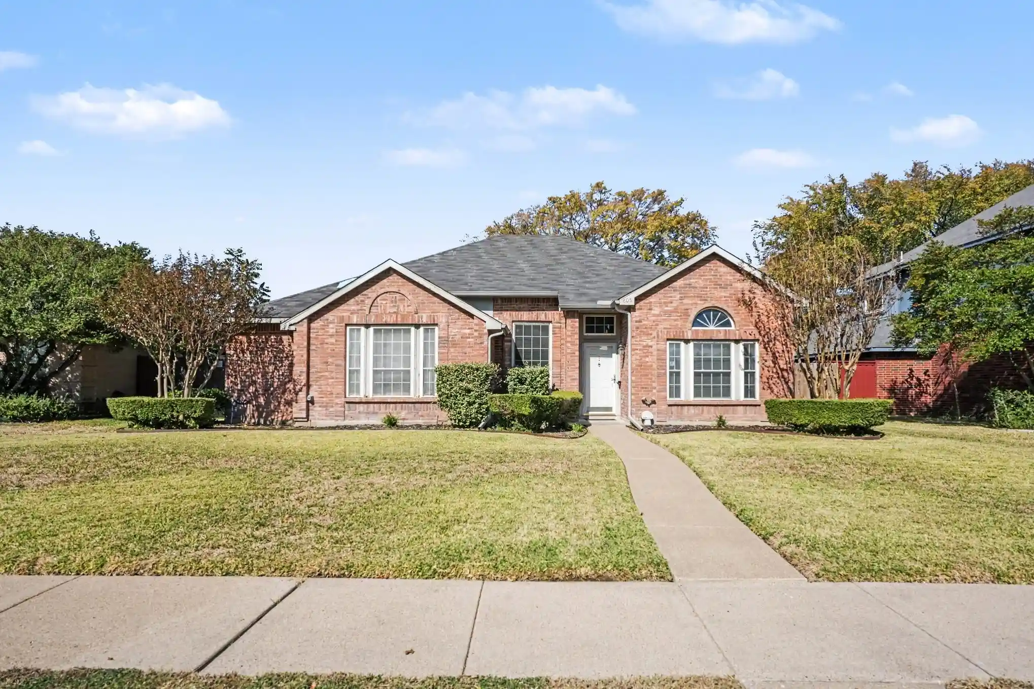 Single family home for sale at 805 Nafus St, Cedar Hill, TX 75104 | MLS# 21417773