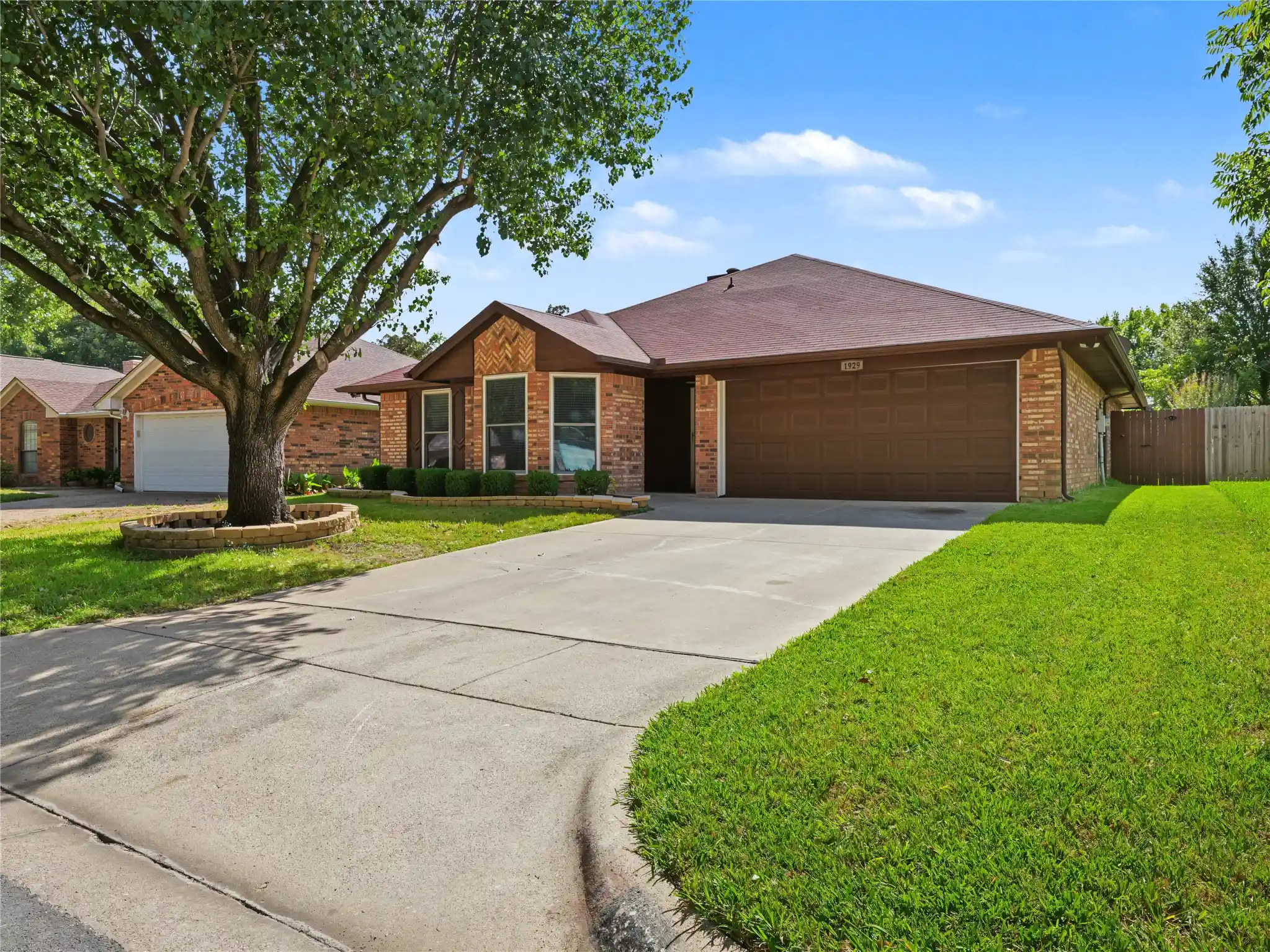Photo 1 of Single family home for sale at 1929 Berrybrook Dr, Fort Worth, TX 76134 | MLS# 21417544 | Listing updated on 2026-10-22