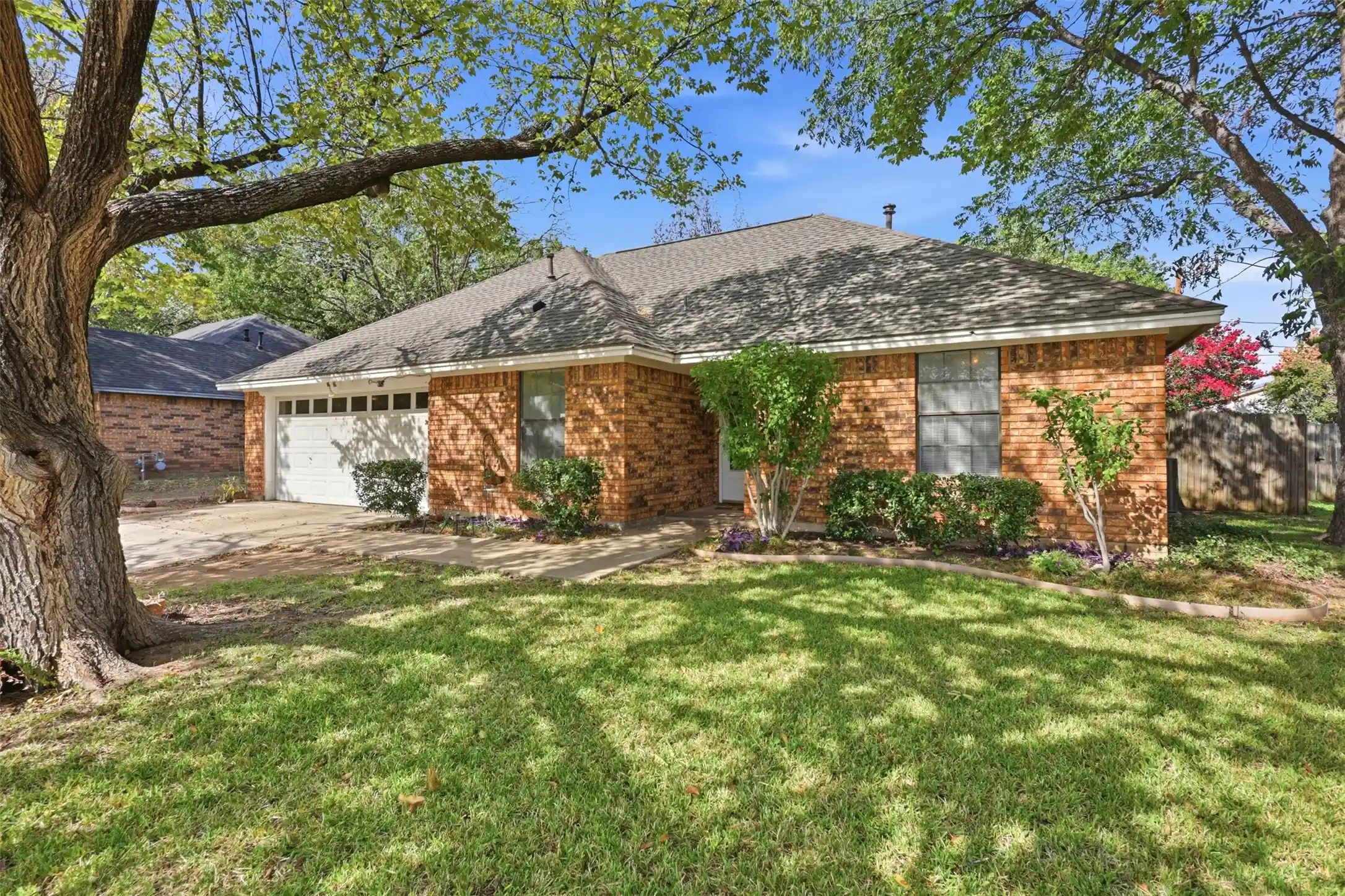 Single family home for sale at 613 Main St, Roanoke, TX 76262 | MLS# 21404130