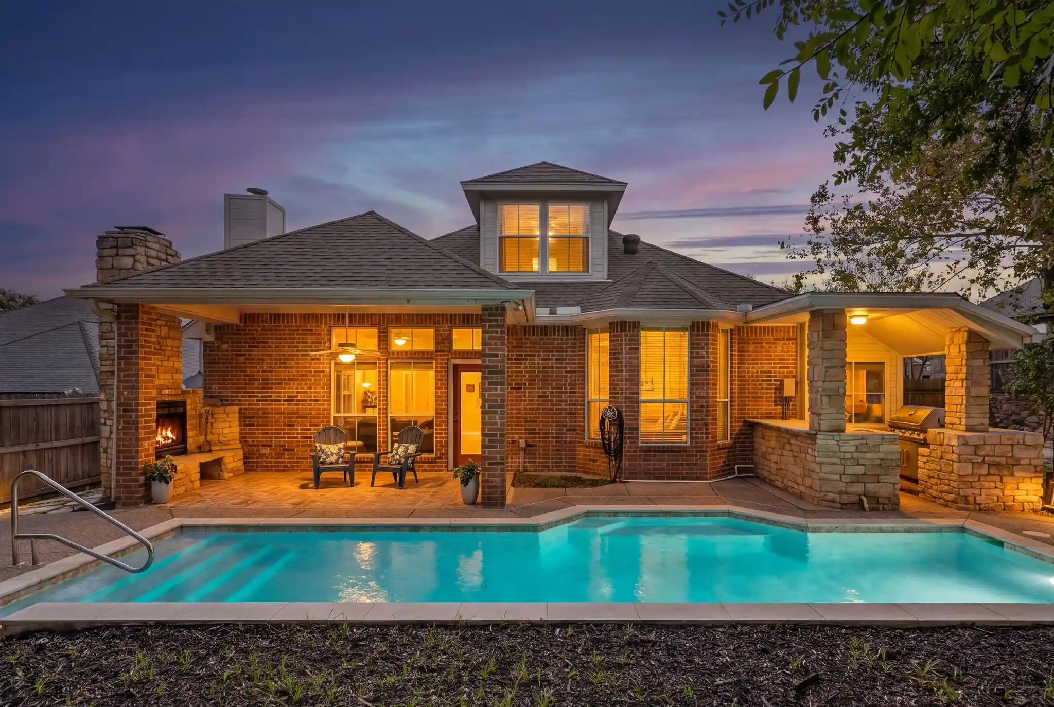 Photo 1 of Single family home for sale at 7613 Woodhaven Dr, North Richland Hills, TX 76182 | MLS# 21412947 | Listing updated on 2026-10-25