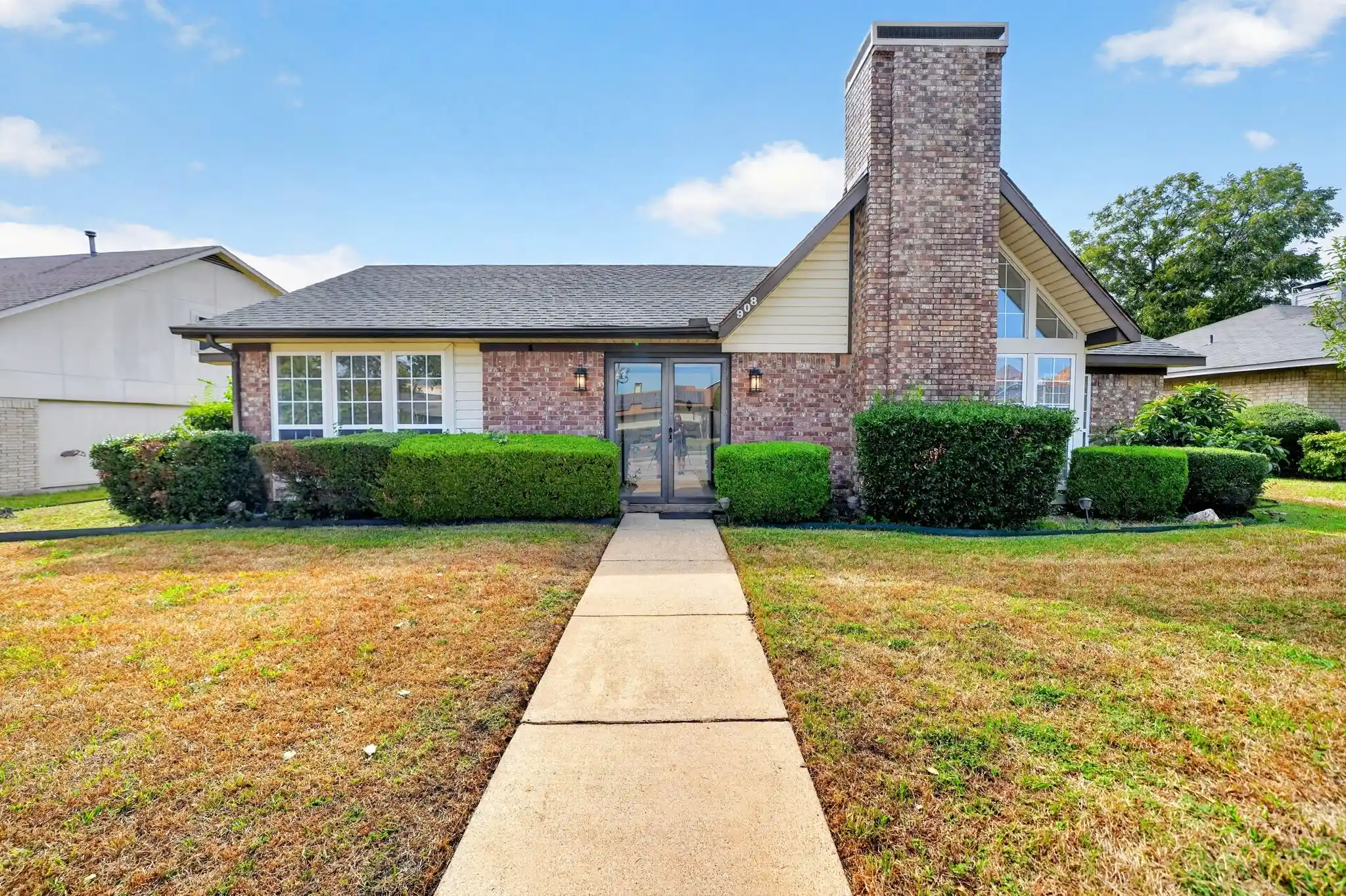 Photo 1 of Single family home for sale at 908 Via Barcelona, Mesquite, TX 75150 | MLS# 21389605 | Listing updated on 2026-10-25