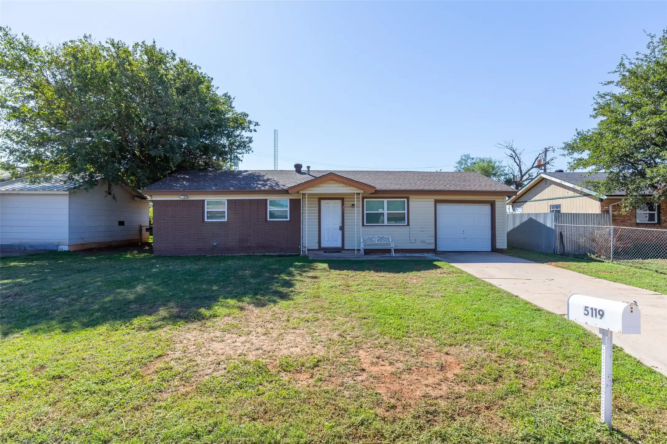 Photo 1 of Single family home for sale at 5119 Laguna Dr, Abilene, TX 79605 | MLS# 21418155 | Listing updated on 2026-10-28