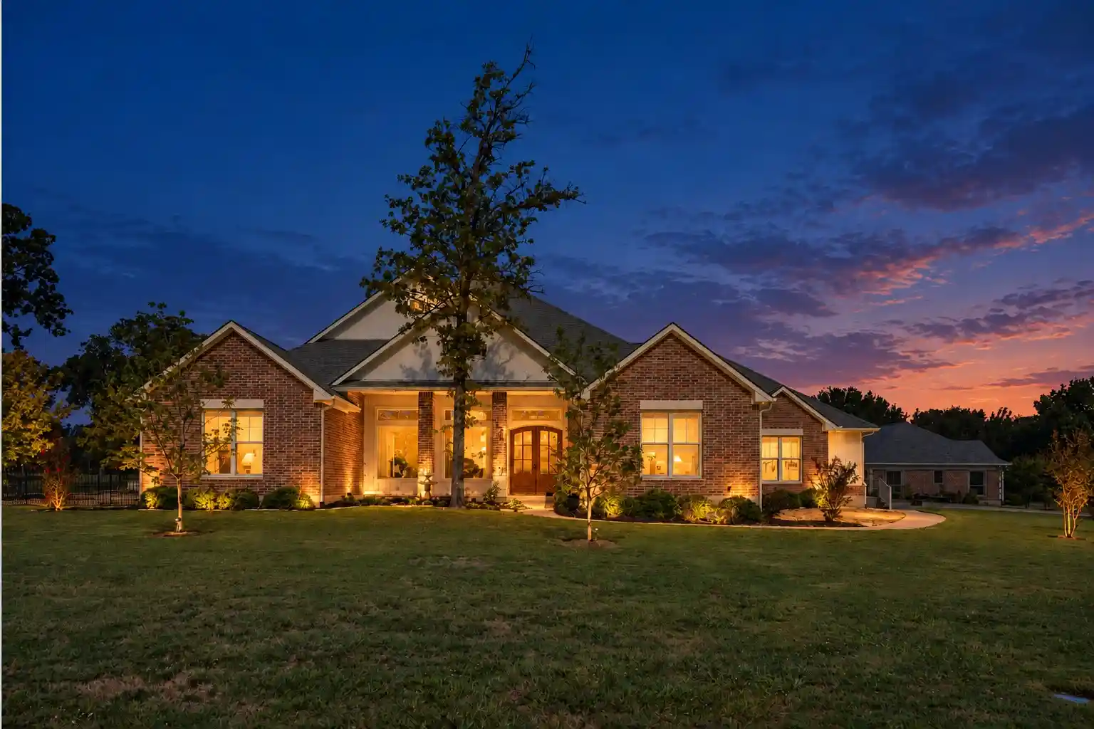 Single family home for sale at 18076 Country Clb Dr, Kemp, TX 75143 | MLS# 21415185