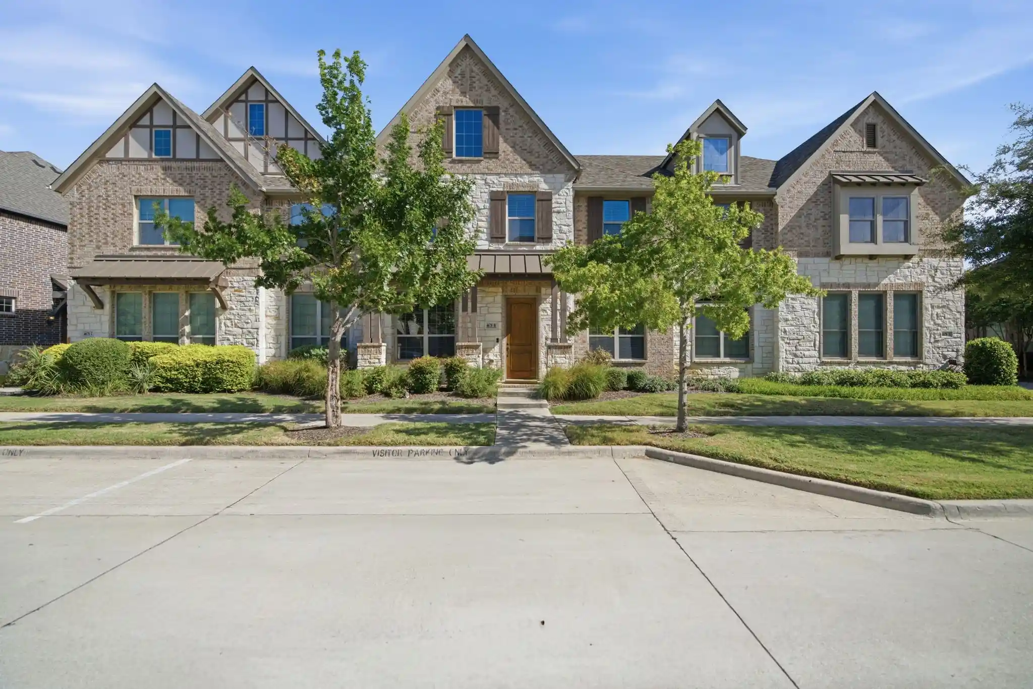 Photo 1 of Townhouse for sale at 4678 Dozier Rd #B, Carrollton, TX 75010 | MLS# 21418129 | Listing updated on 2026-10-27