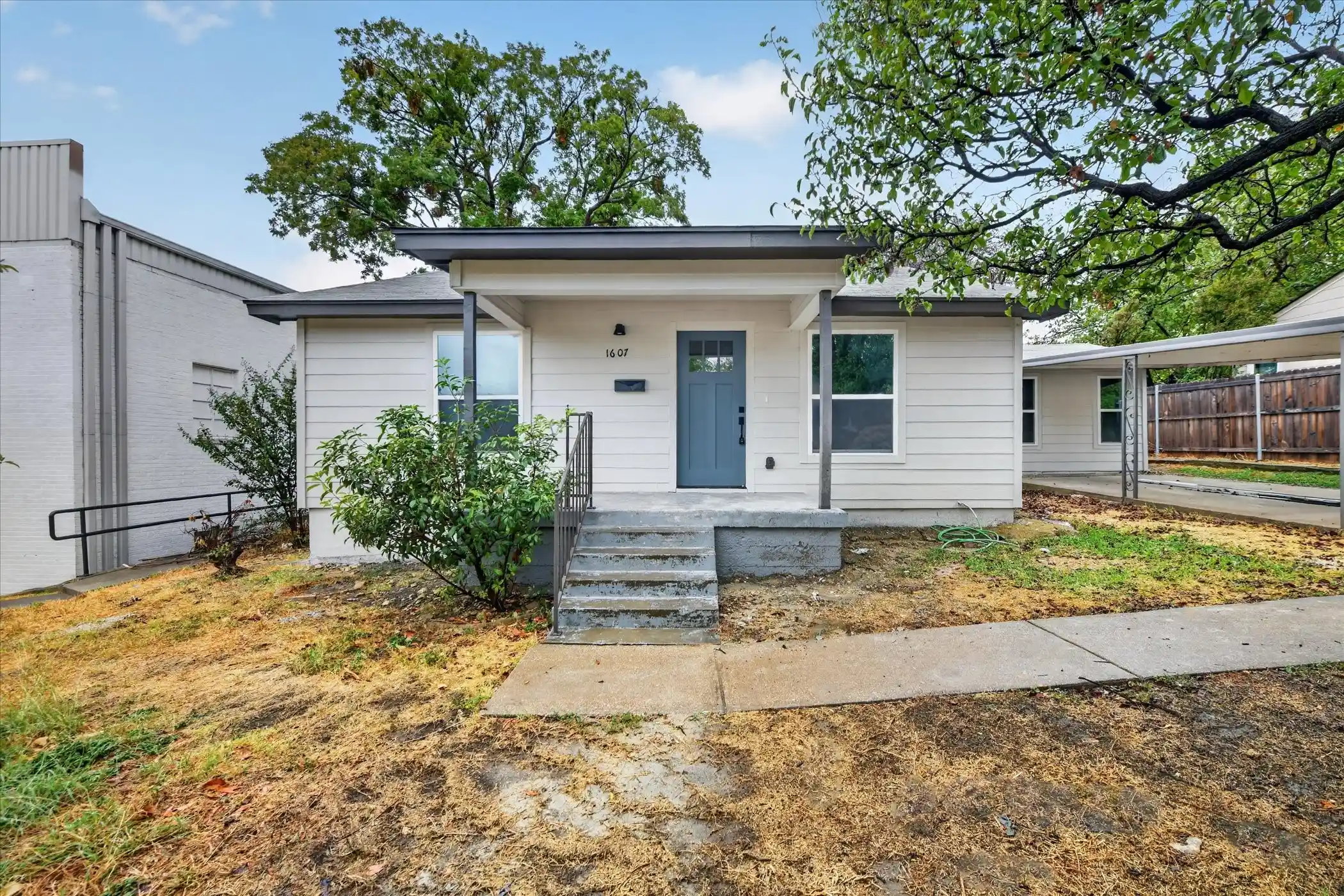 Single family home for sale at 1607 Laura Rd, River Oaks, TX 76114 | MLS# 21418238