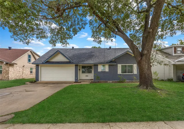 Single family home for sale at 2808 Live Oak Dr, Mesquite, TX 75150 | MLS# 21418303
