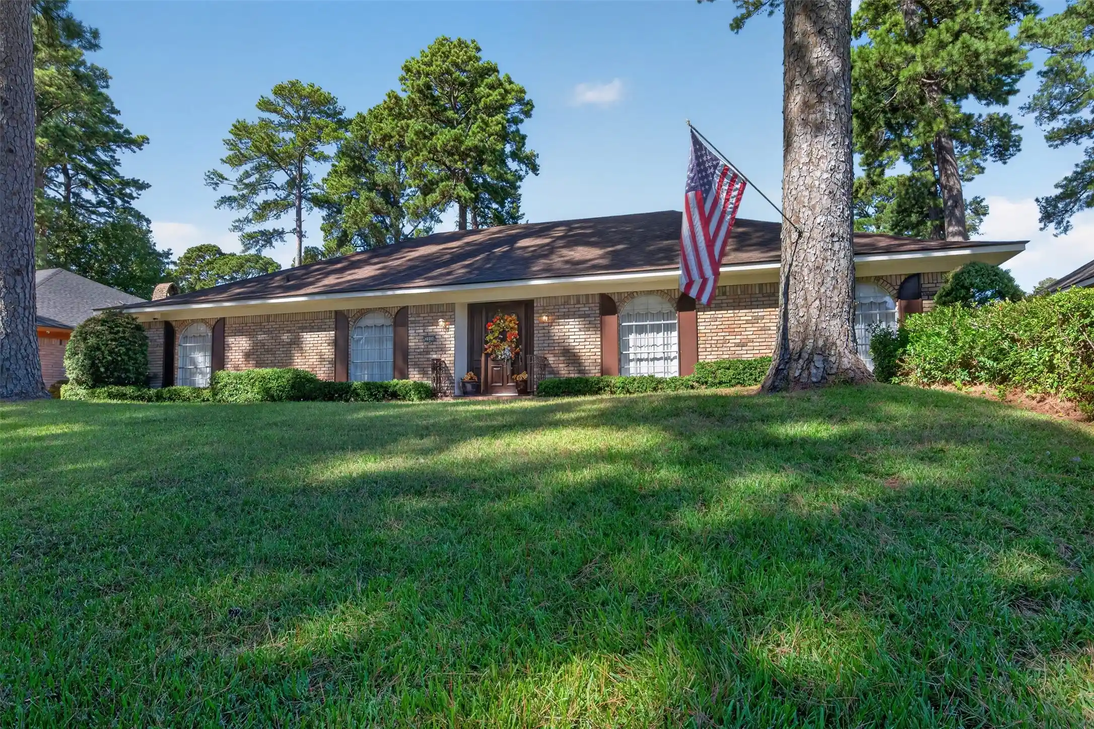 Photo 1 of Single family home for sale at 2006 S Kirkwood Dr, Shreveport, LA 71118 | MLS# 21412888 | Listing updated on 2026-10-27