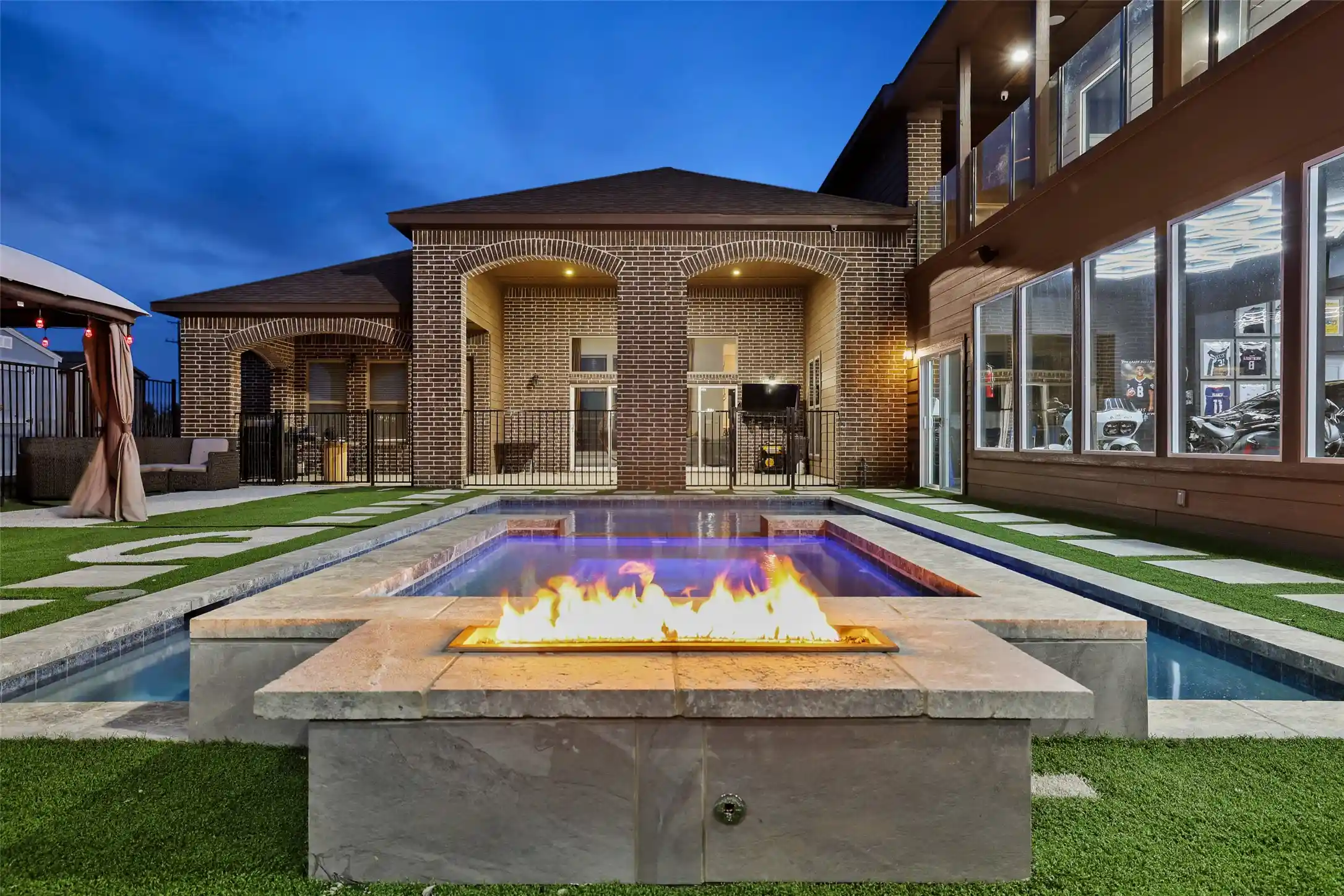 Photo 1 of Mansion for sale at 1517 Bennett Rd, Howe, TX 75459 | MLS# 21415746 | Listing updated on 2026-10-24