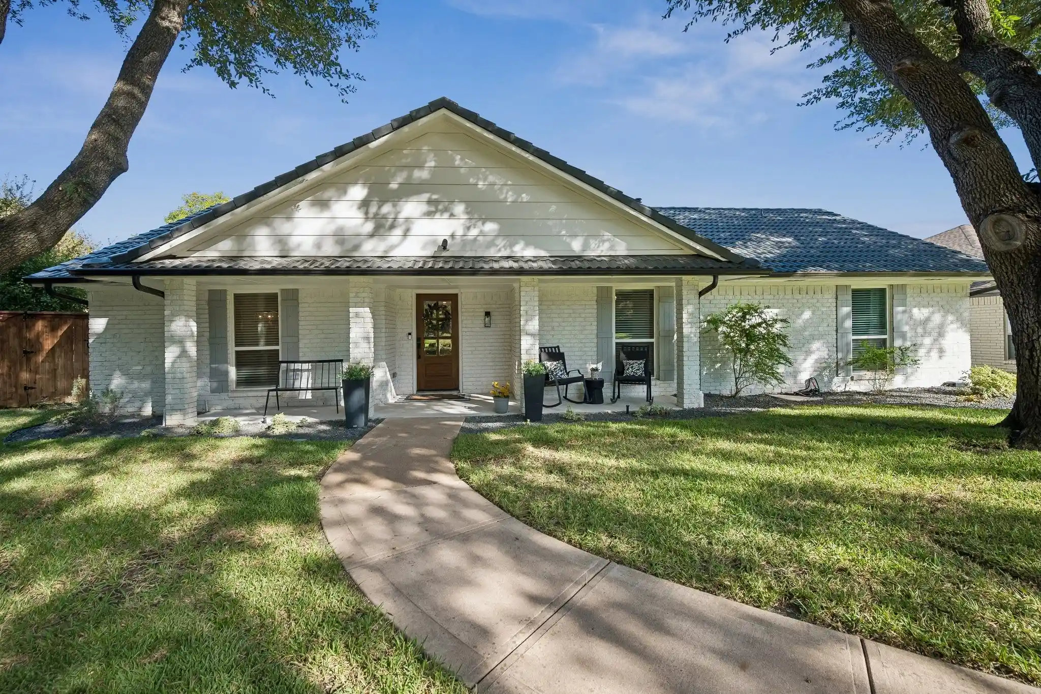 Photo 1 of Single family home for sale at 218 High Brk Dr, Richardson, TX 75080 | MLS# 21416479 | Listing updated on 2026-10-25