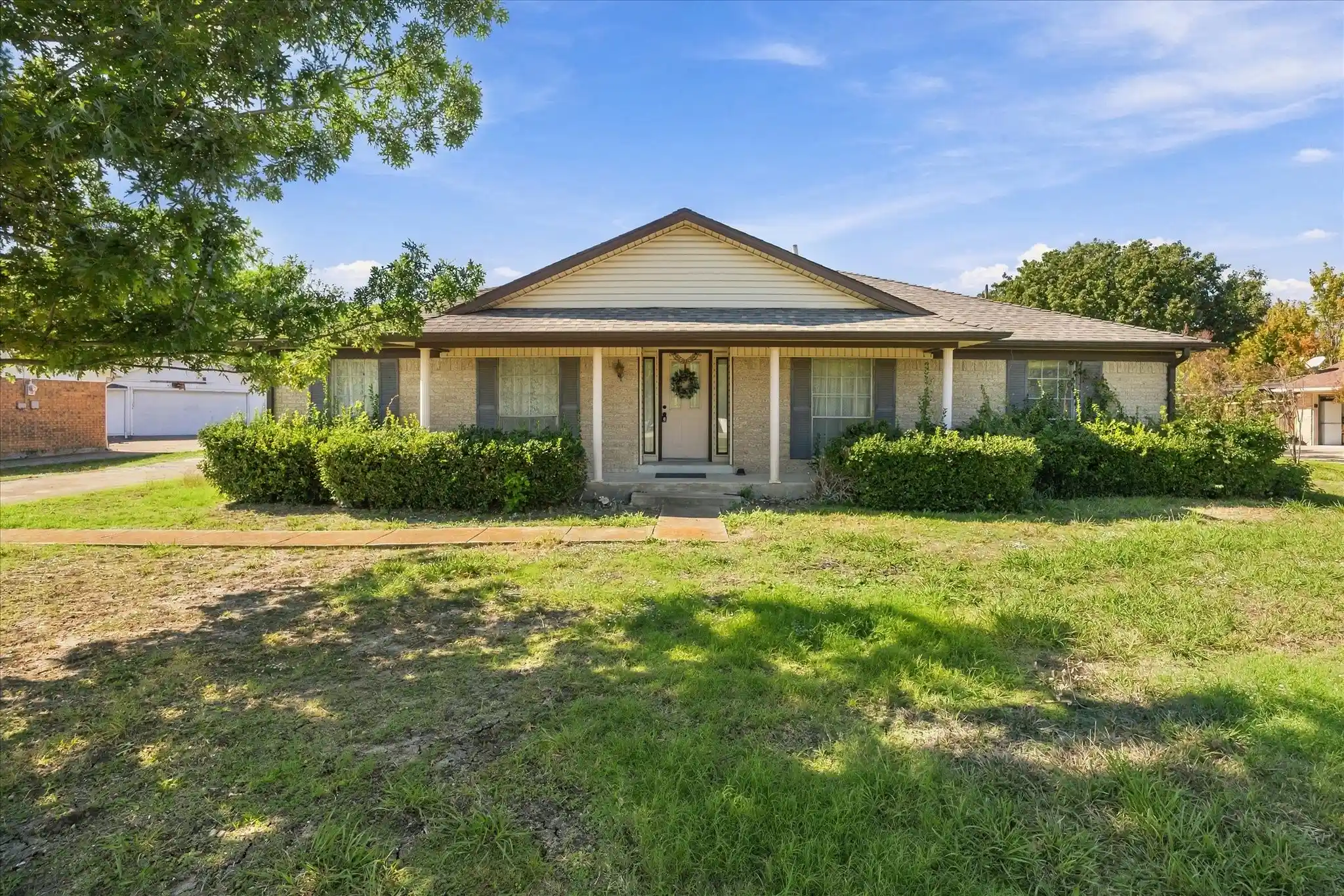 Photo 1 of Sale Pending at 205 N Jobson Rd, Sunnyvale, TX 75182 | MLS# 21417187 | Listing updated on 2026-10-28