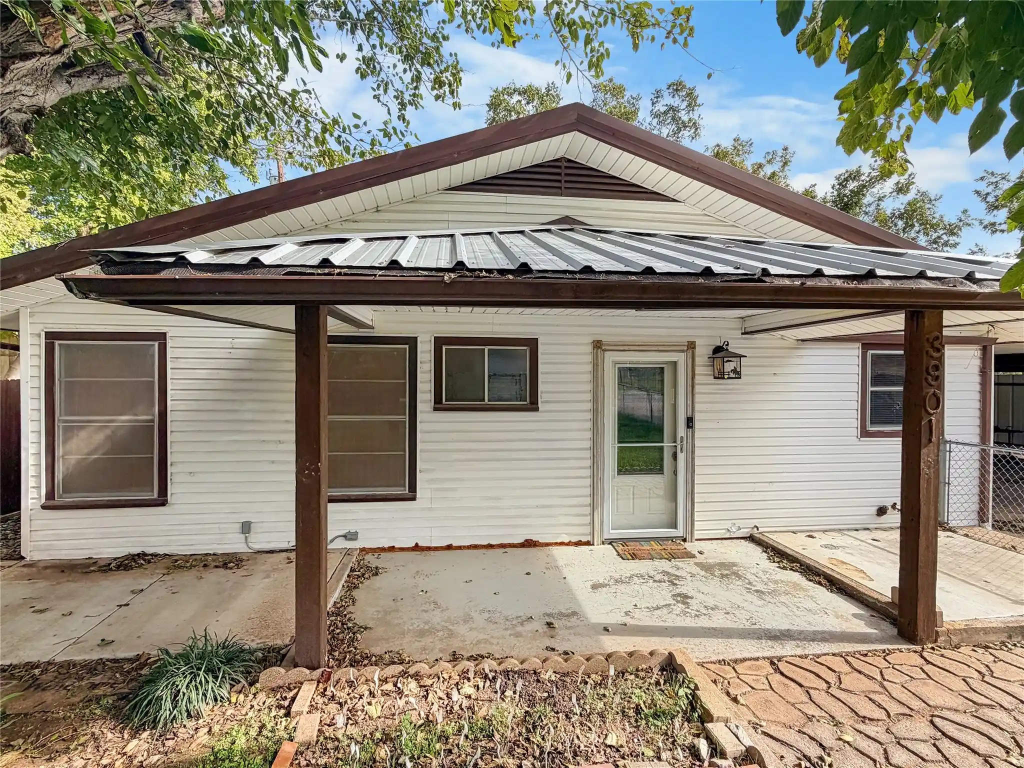 Photo 1 of Single family home for sale at 3901 Greenbrook St, Granbury, TX 76048 | MLS# 21416592 | Listing updated on 2026-10-22