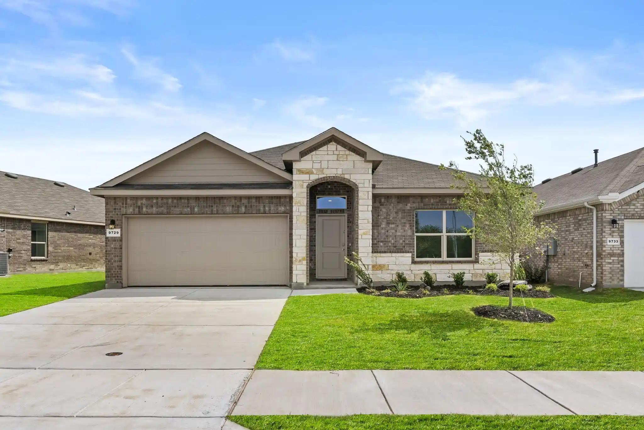 Photo 1 of Sale Pending at 9729 Mcclane Farm Dr, Crowley, TX 76036 | MLS# 21418476 | Listing updated on 2026-10-22
