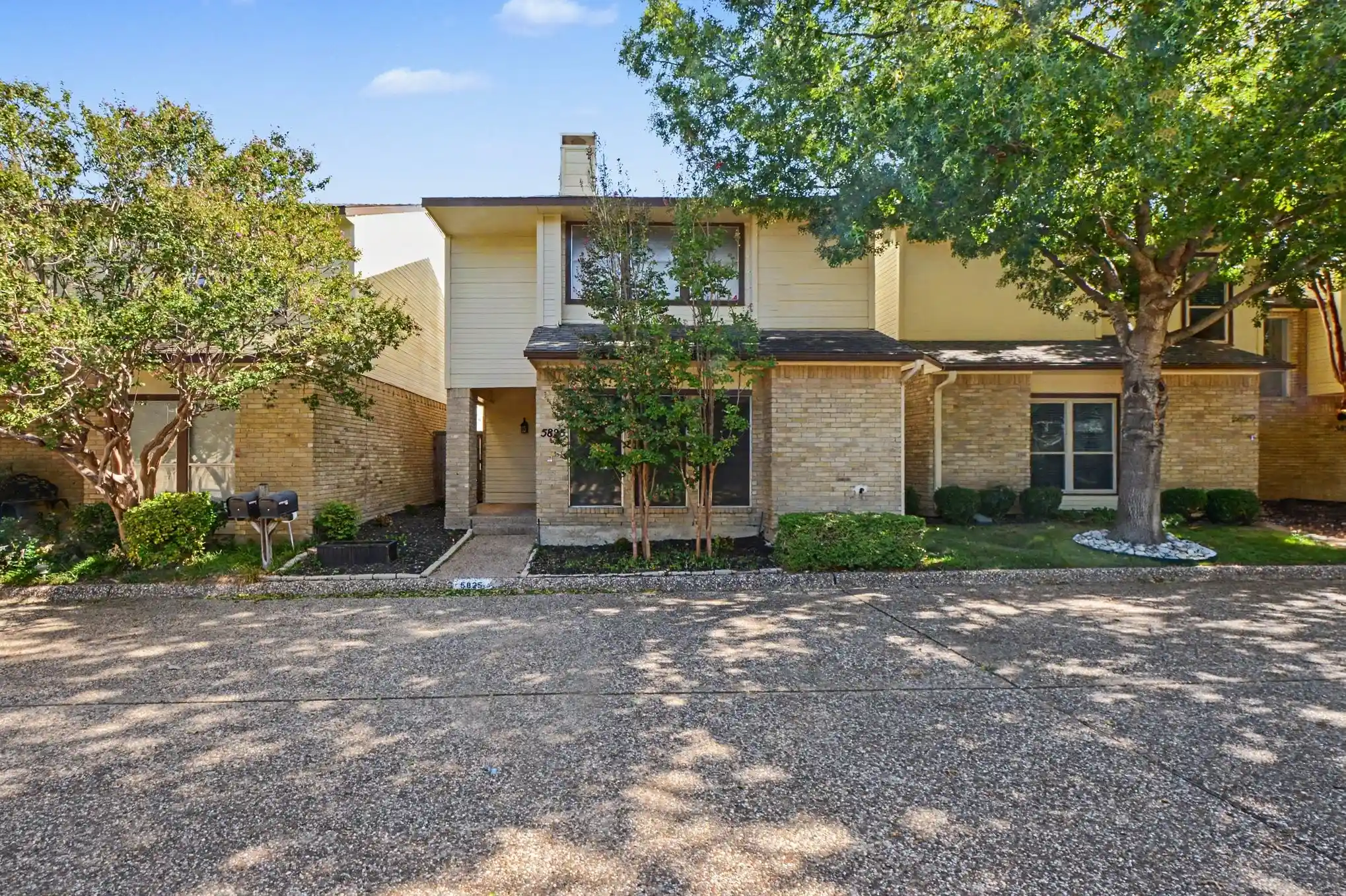 Photo 1 of Townhouse for sale at 5825 Preston Valley Dr, Dallas, TX 75240 | MLS# 21415105 | Listing updated on 2026-10-22