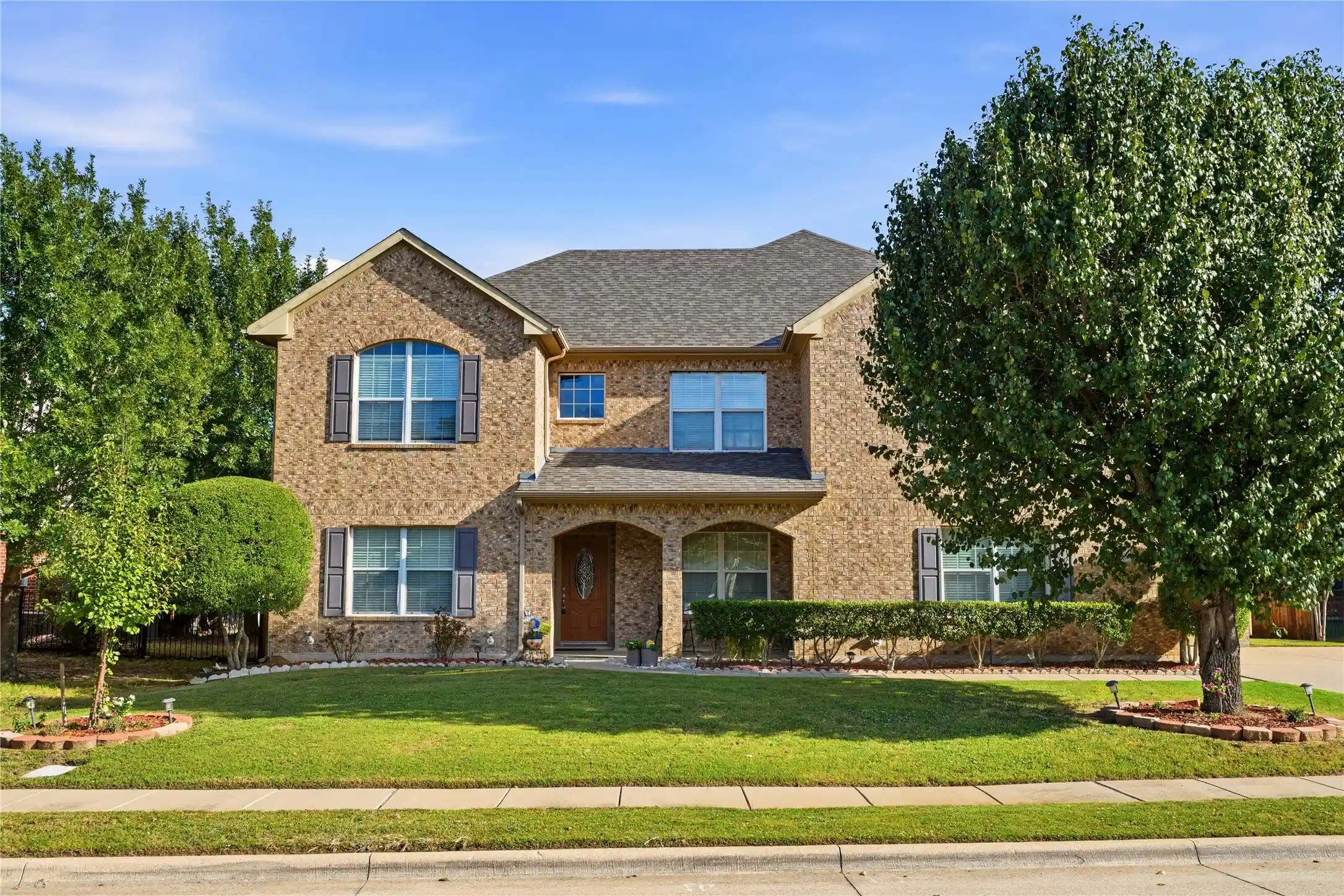 Single family home for sale at 2617 Glen Ranch Dr, Burleson, TX 76028 | MLS# 21418571