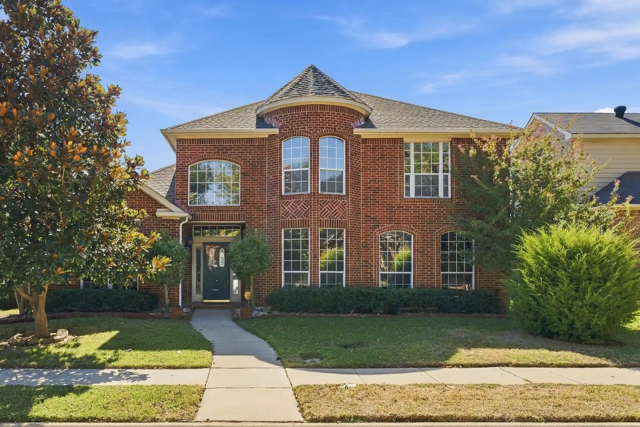 Photo 1 of Single family home for sale at 1320 Pinehurst Dr, Lewisville, TX 75077 | MLS# 21418468 | Listing updated on 2026-10-28