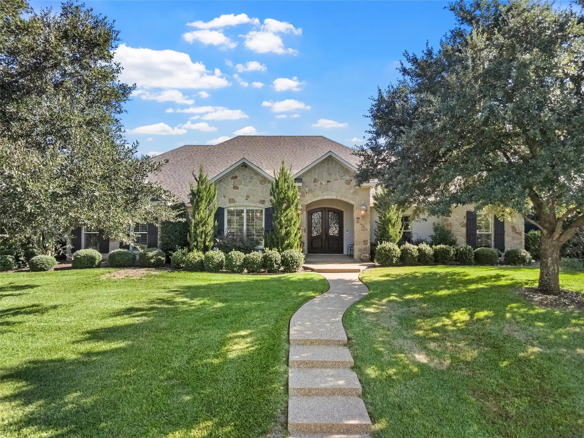 Photo 1 of Single family home for sale at 7020 Flagstone Cir, Mc Gregor, TX 76657 | MLS# 21417956 | Listing updated on 2026-10-24