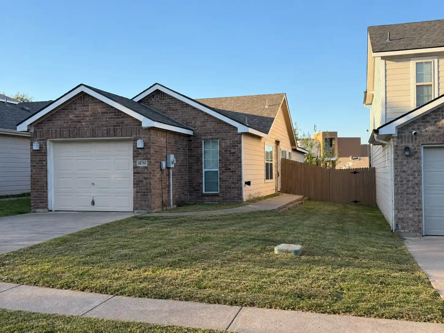Photo 1 of Single family home for sale at 10710 Edgewest Ter, Fort Worth, TX 76108 | MLS# 21418610 | Listing updated on 2026-10-26
