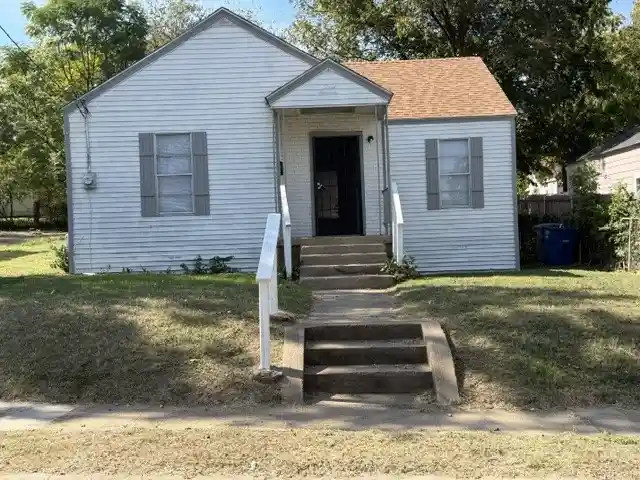 Single family home for sale at 319 Ave I, Dallas, TX 75203 | MLS# 21418708