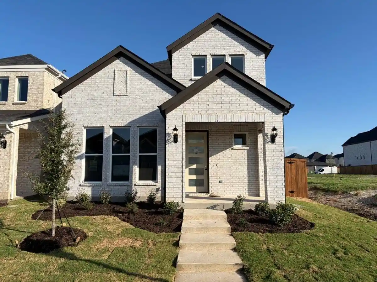Townhouse for sale at 11632 Empress Dr, Frisco, TX 75035 | MLS# 21418768