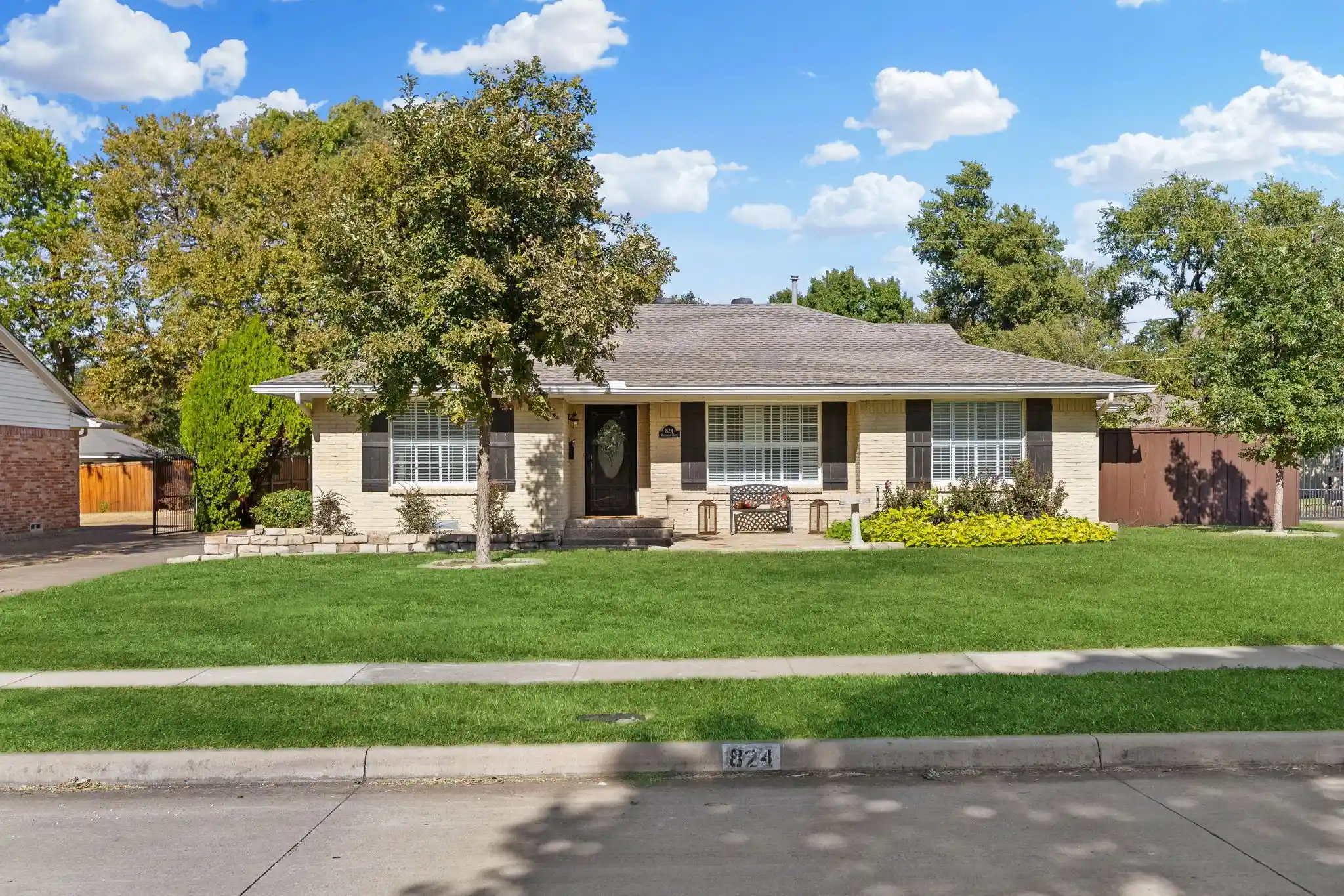Photo 1 of Single family home for sale at 824 Westwood Dr, Richardson, TX 75080 | MLS# 21409102 | Listing updated on 2026-10-25