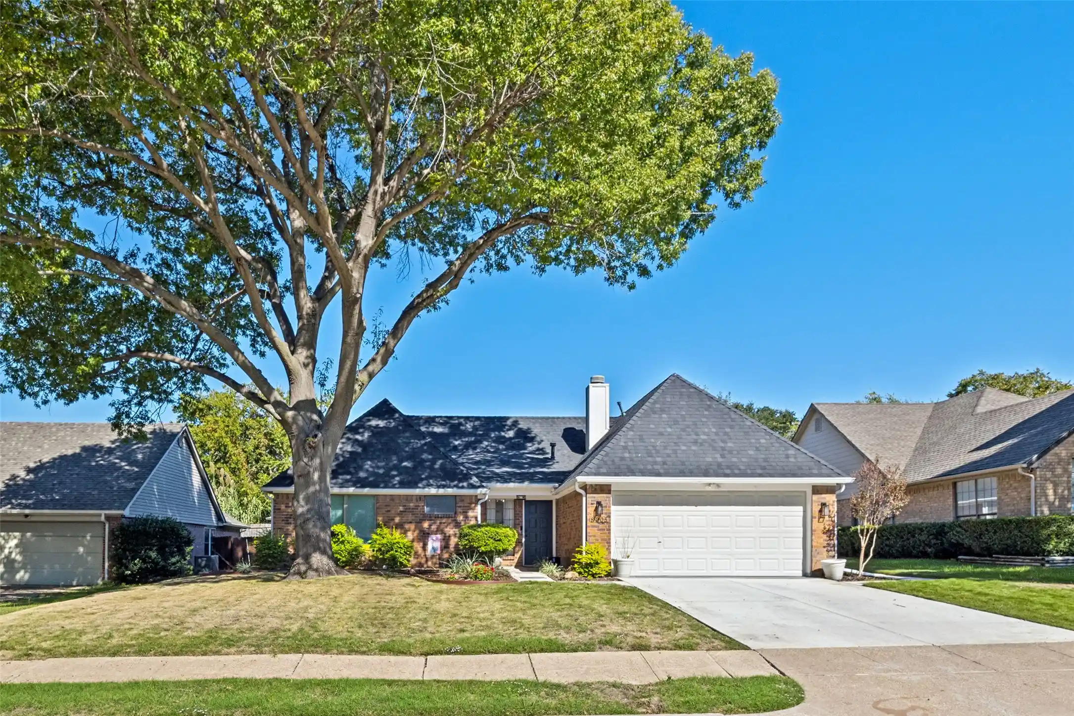 Photo 1 of Single family home for sale at 8205 Pacific Pearl Dr, Rowlett, TX 75089 | MLS# 21418776 | Listing updated on 2026-10-24