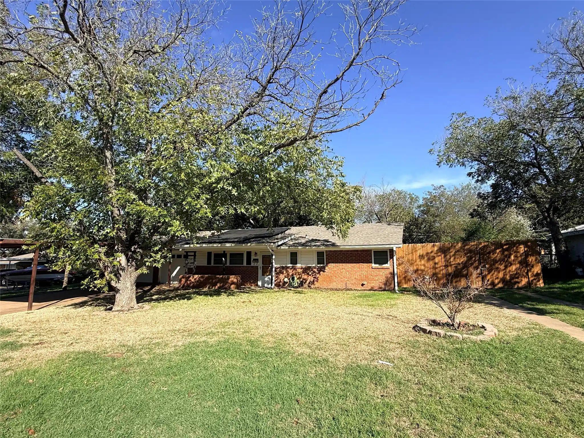 Single family home for sale at 1405 Thompson Dr, Graham, TX 76450 | MLS# 21418457