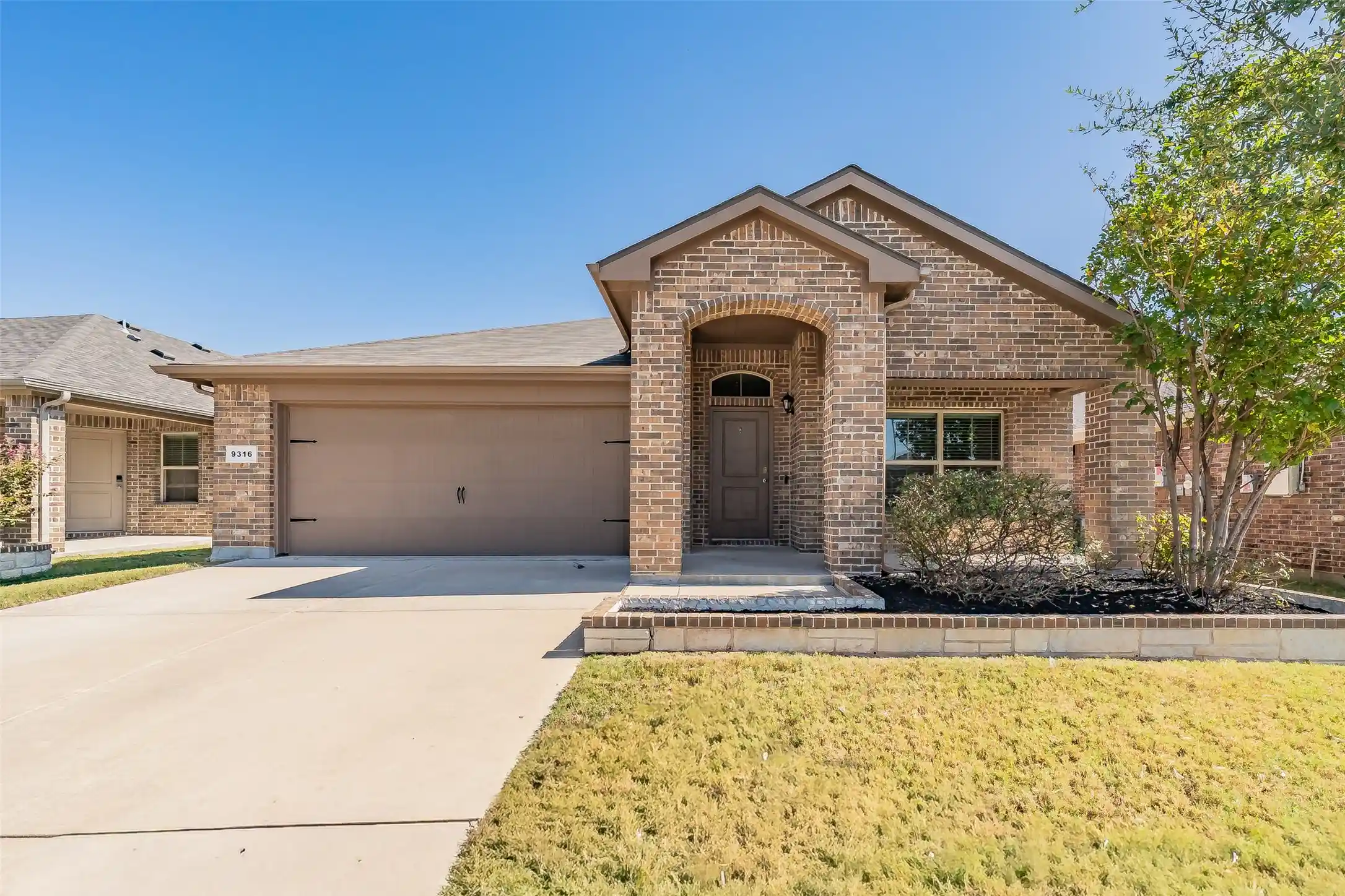 Photo 1 of Single family home for sale at 9316 Herringbone Dr, Fort Worth, TX 76131 | MLS# 21416347 | Listing updated on 2026-10-25