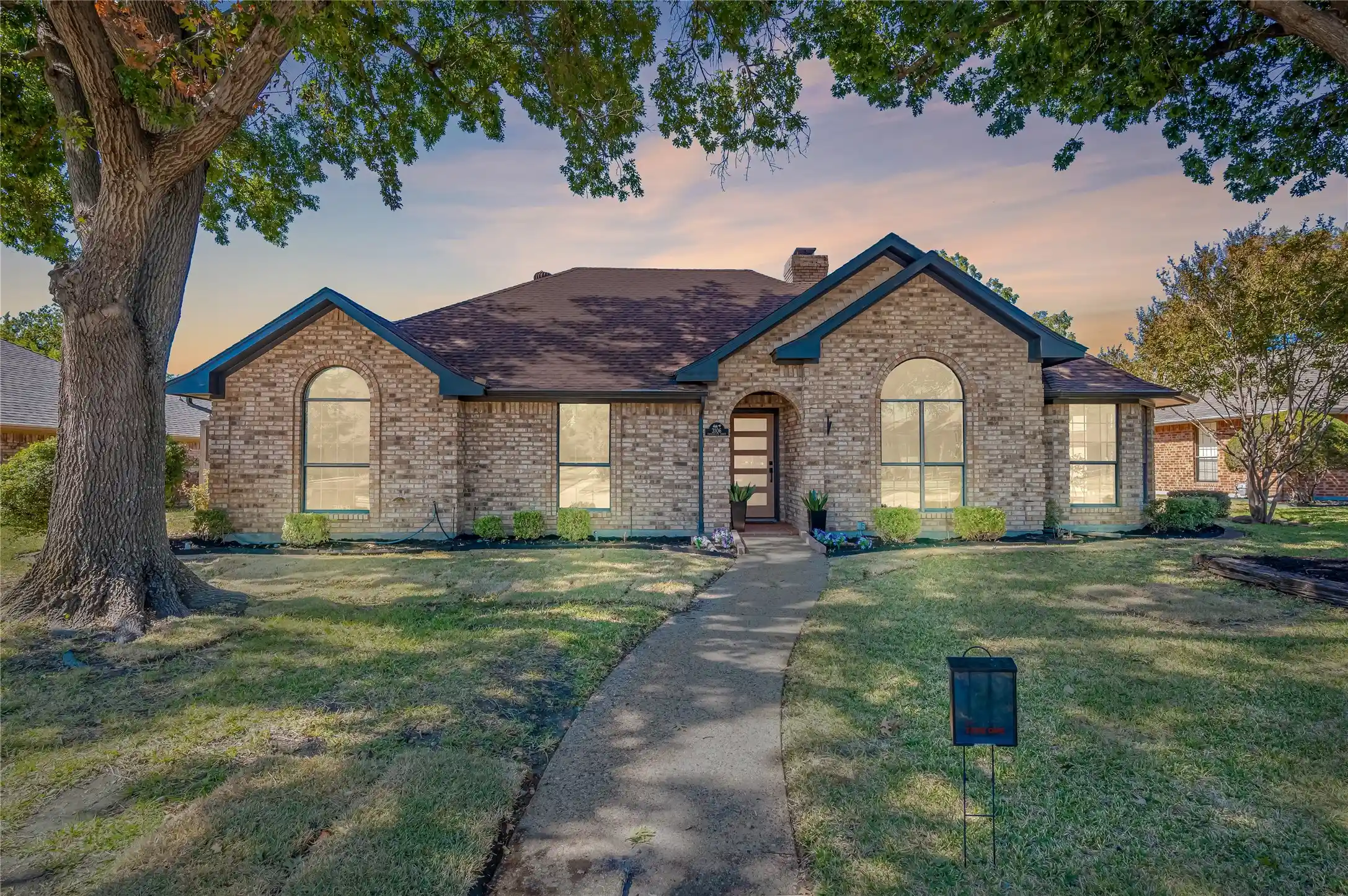 Photo 1 of Single family home for sale at 3106 University Dr, Rowlett, TX 75088 | MLS# 21418506 | Listing updated on 2026-10-28