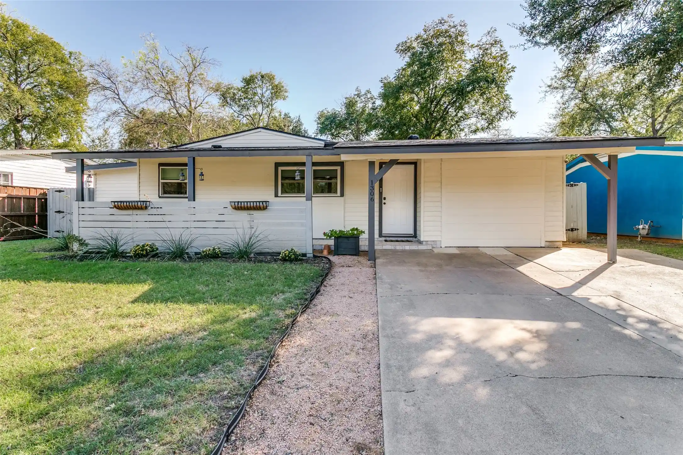 Single family home for sale at 1306 E Lovers Ln, Arlington, TX 76010 | MLS# 21416217
