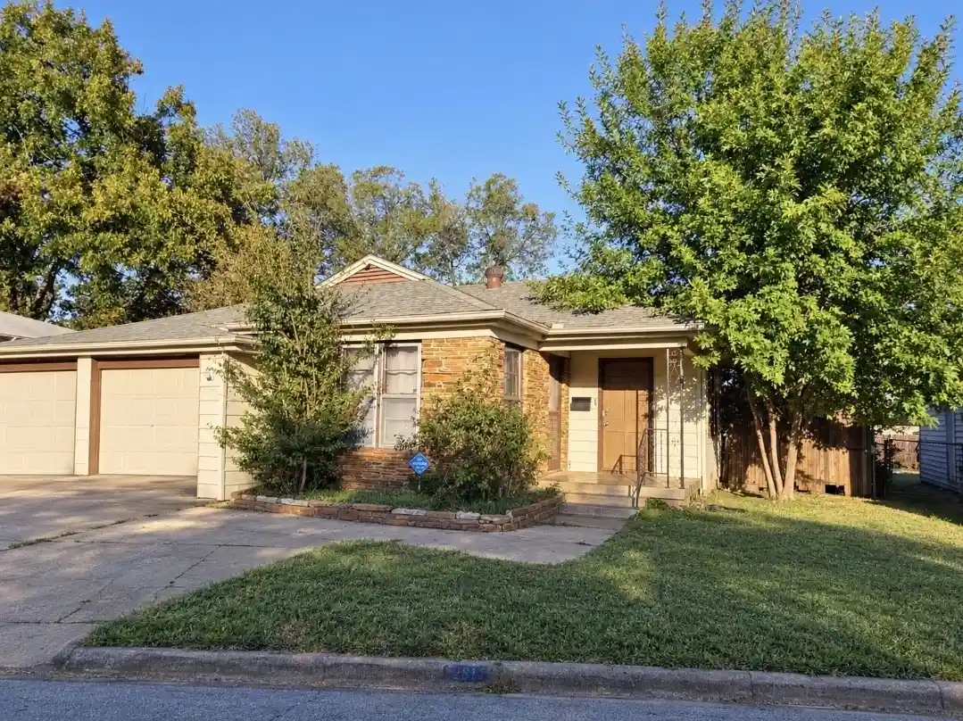 Single family home for sale at 2513 Roseland St, Fort Worth, TX 76103 | MLS# 21418747