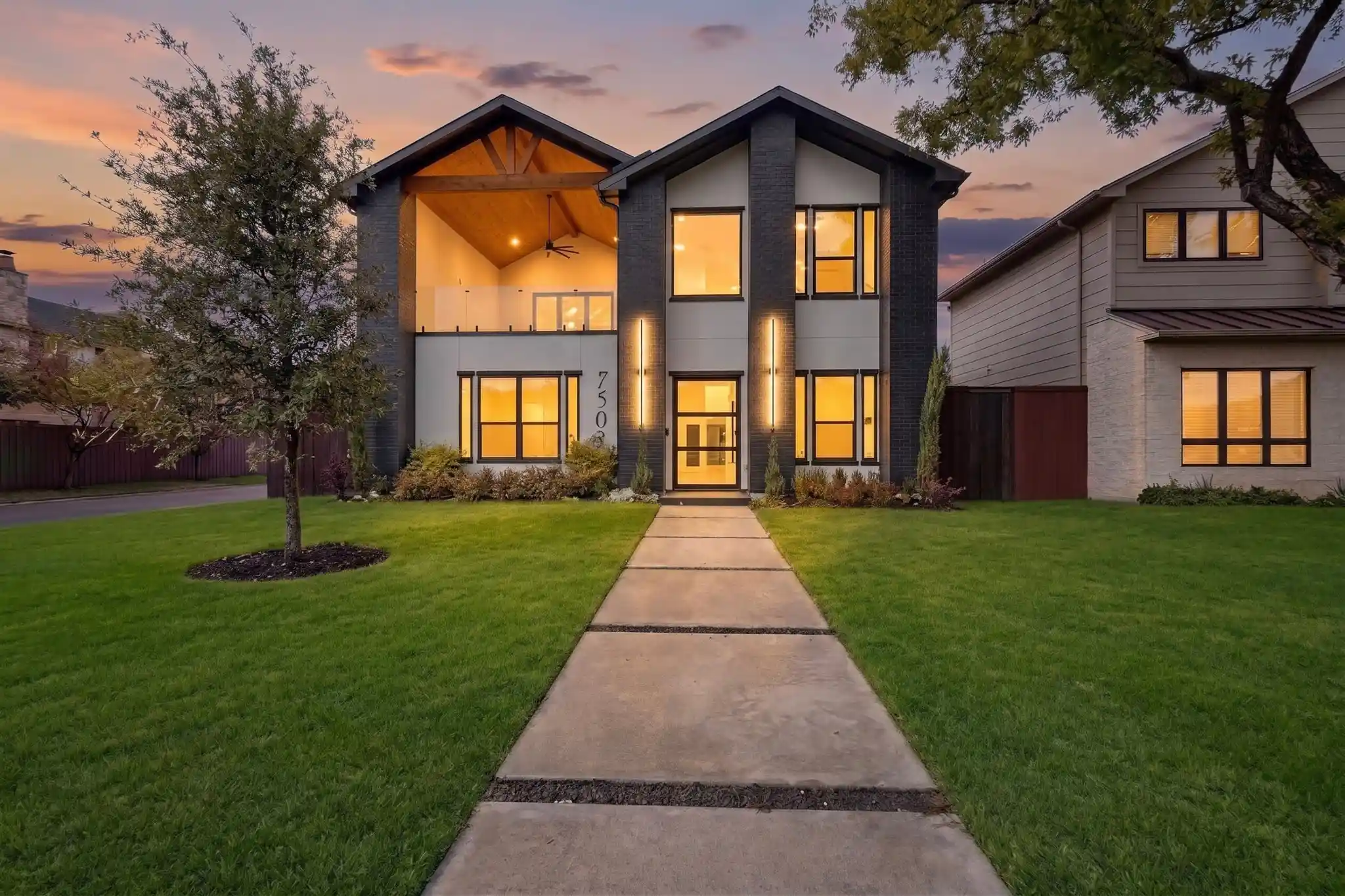 Photo 1 of Single family home for sale at 7503 Robin Rd, Dallas, TX 75209 | MLS# 21418903 | Listing updated on 2026-10-23