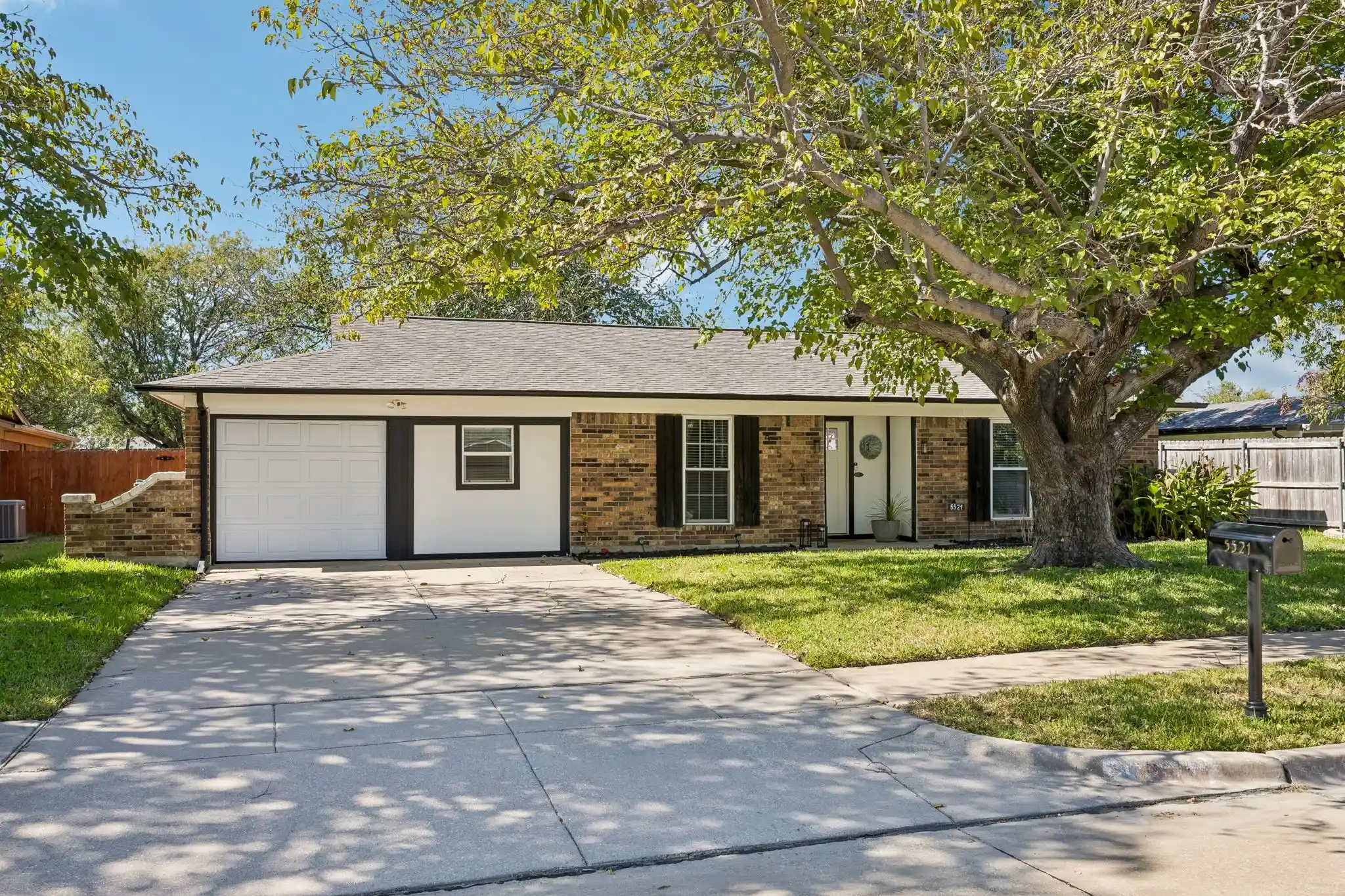 Photo 1 of Single family home for sale at 5521 Galway Ln, North Richland Hills, TX 76180 | MLS# 21418966 | Listing updated on 2026-10-23