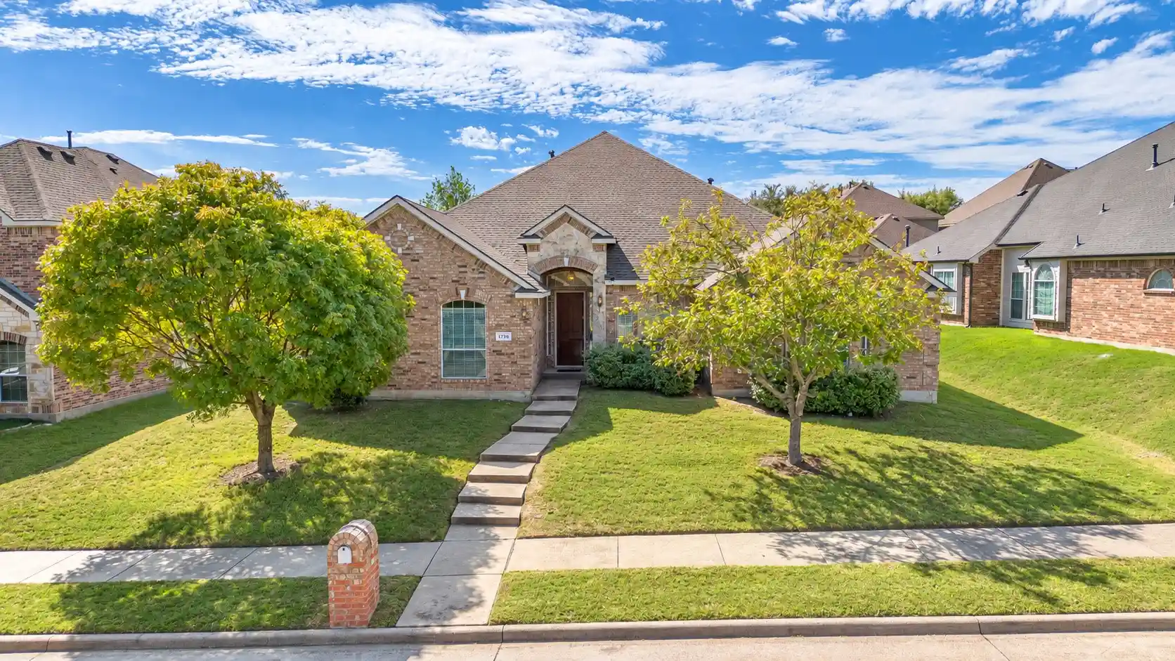 Photo 1 of Single family home for sale at 1736 Blue Strm Dr, De Soto, TX 75115 | MLS# 21413153 | Listing updated on 2026-10-28