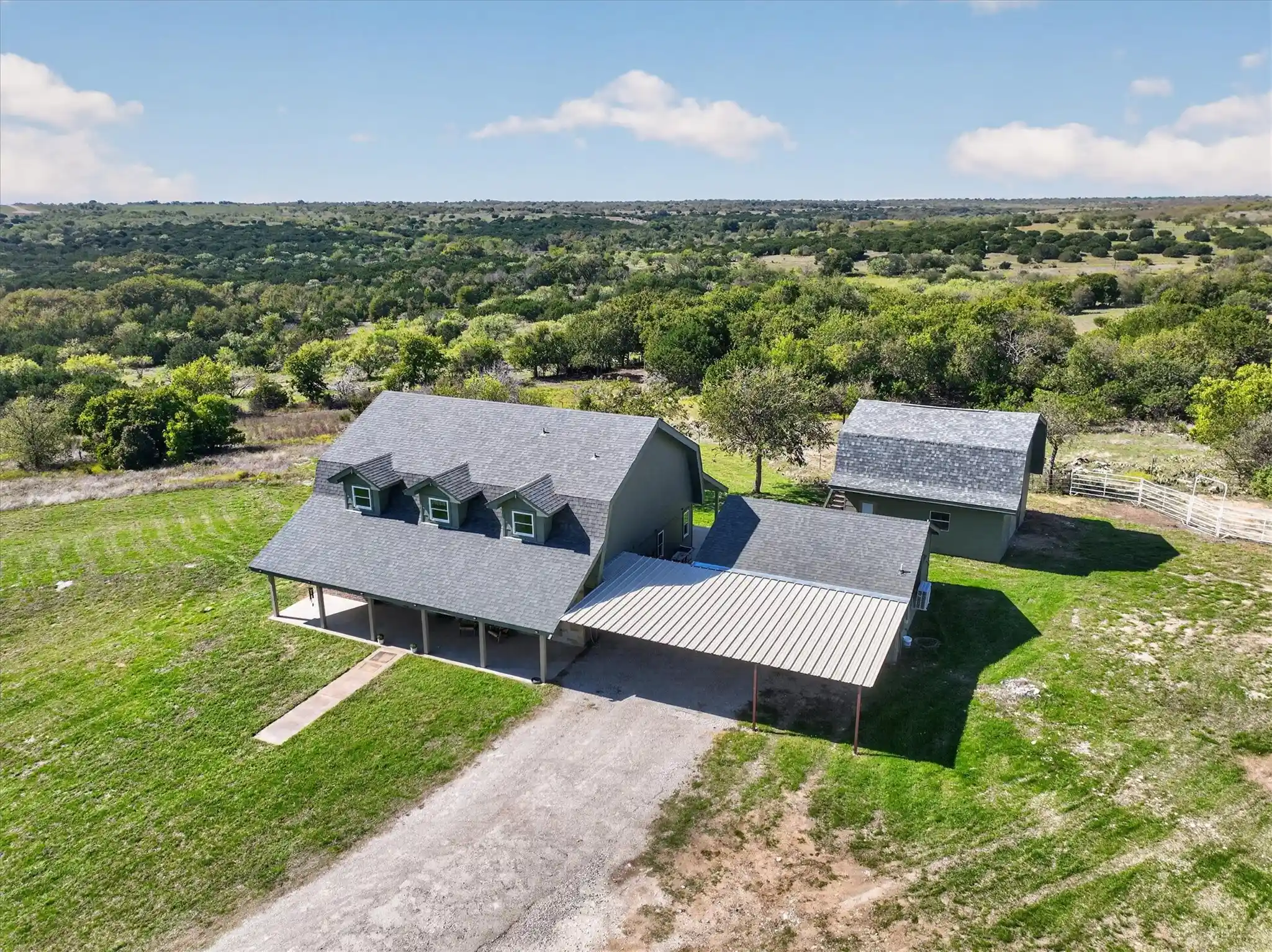 Single family home for sale at 7600 Clearview Hills Ct, Cresson, TX 76035 | MLS# 21417528