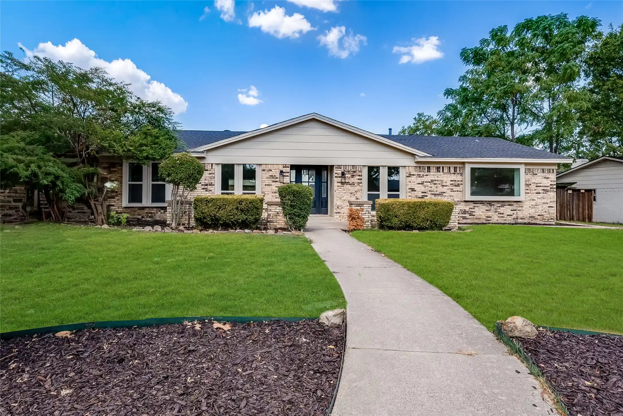 Photo 1 of Single family home for sale at 1517 Richland Dr, Richardson, TX 75081 | MLS# 21418165 | Listing updated on 2026-10-23